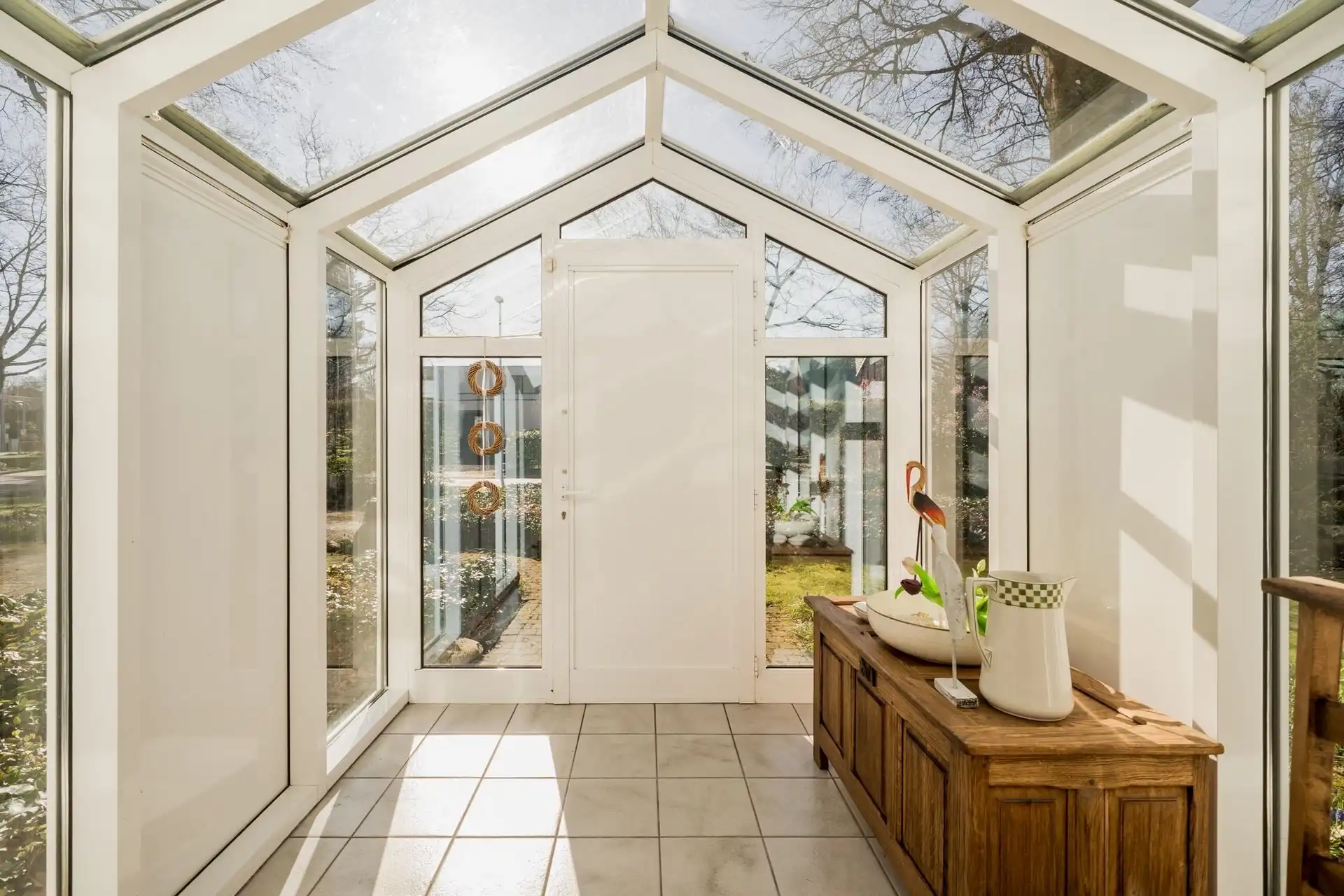 Laagbouwvilla met 4 slpks en garage! foto 3