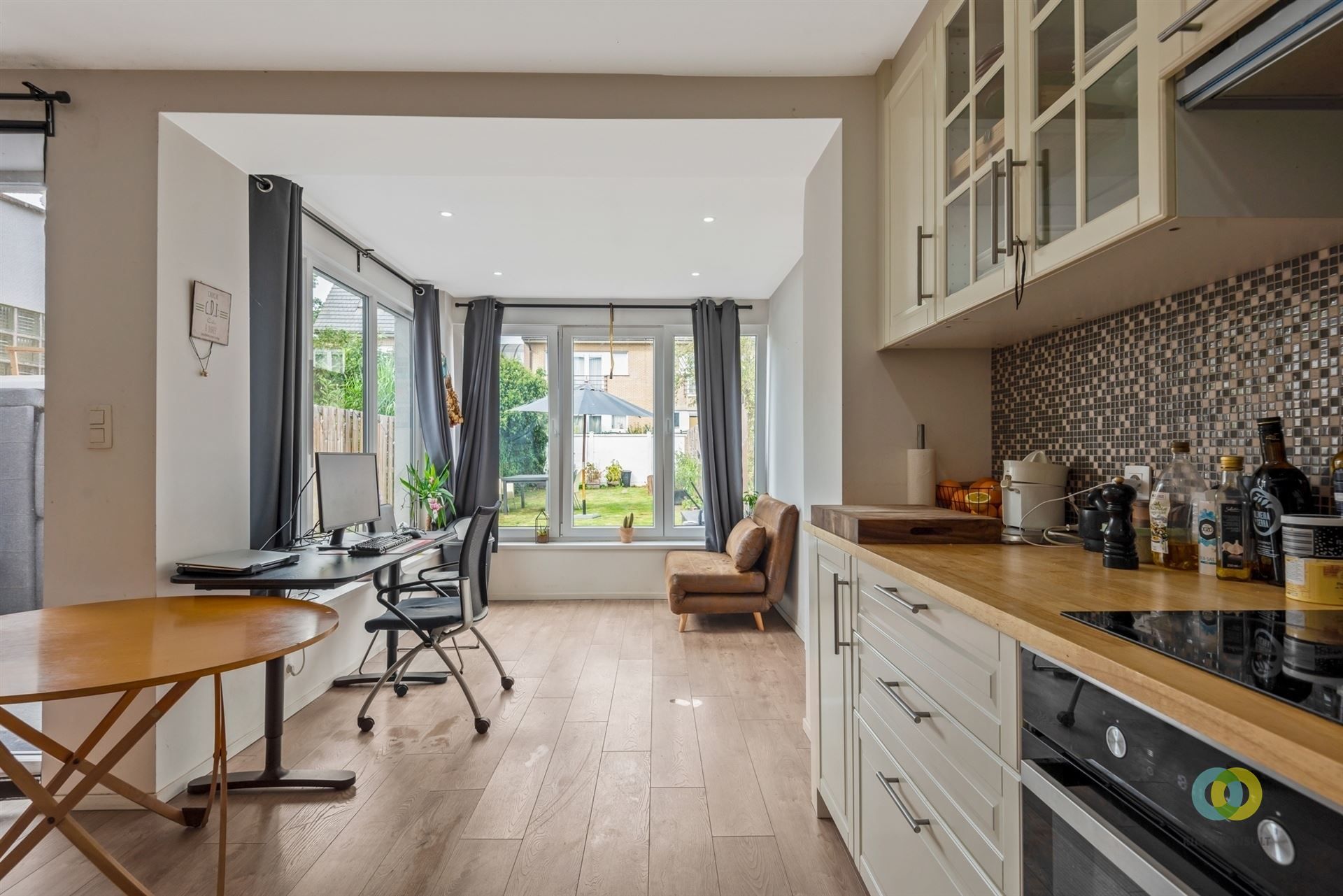 Gelijkvloers één-slaapkamer appartement met tuin foto 3