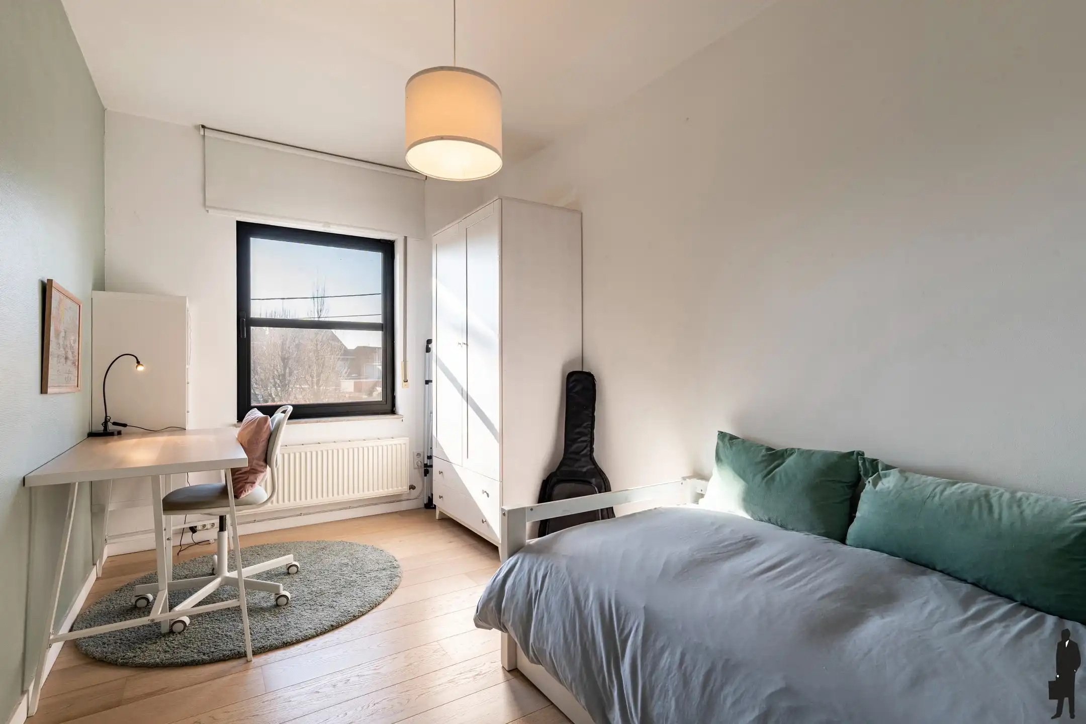 Hoogwaardig afgewerkte, ruime, recente woning met 5 slpk. foto 14