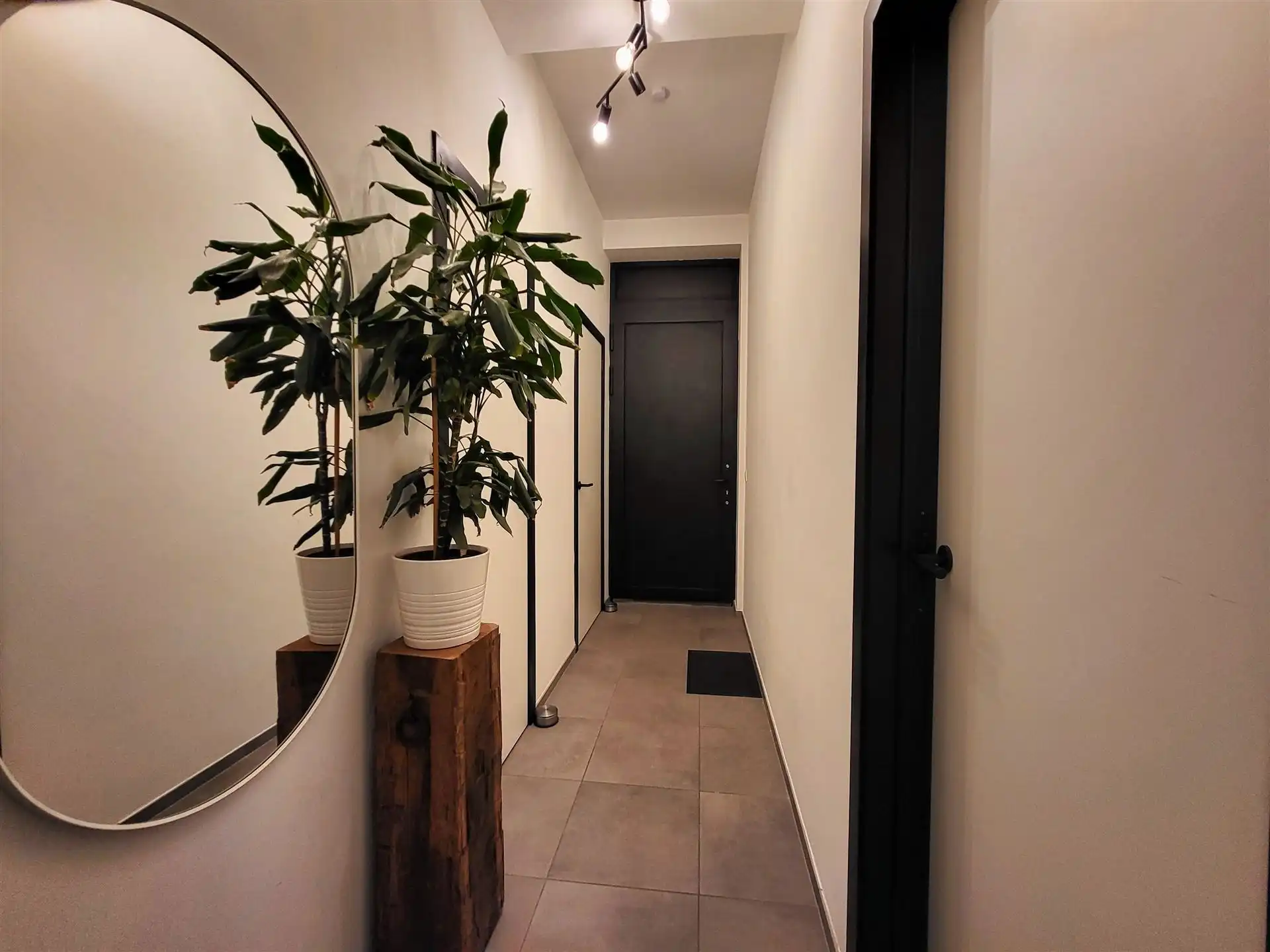 Gelijkvloers appartement met tuin! foto 5