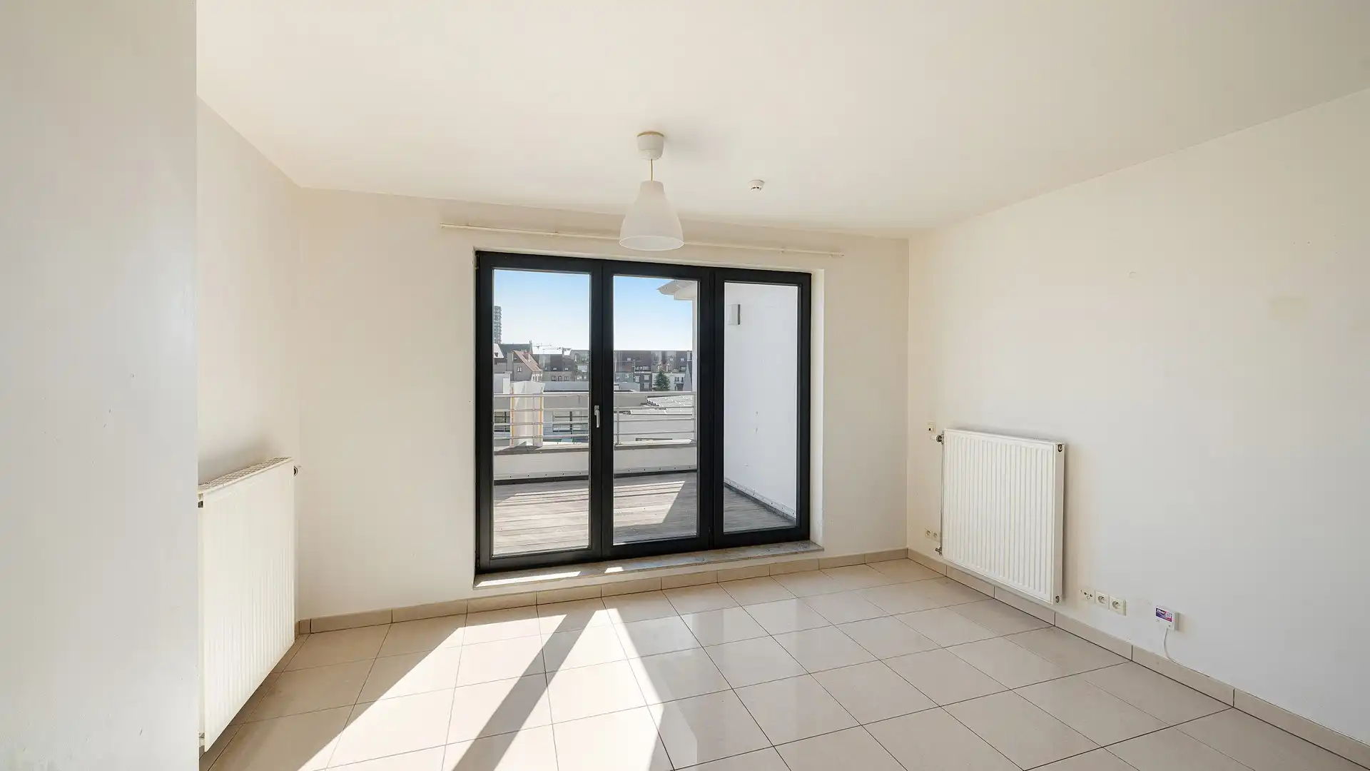 Dakappartement met grote terrassen in recent gebouw [Heistlaan]. foto 9