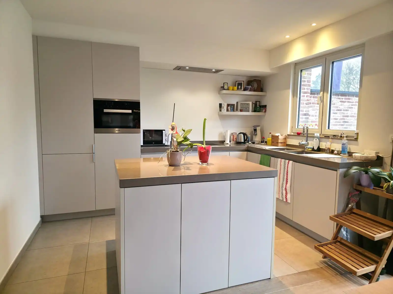 Prachtig appartement met 2 slaapkamers, ruim terras en garagebox in het hart van ’s-Gravenwezel foto 4