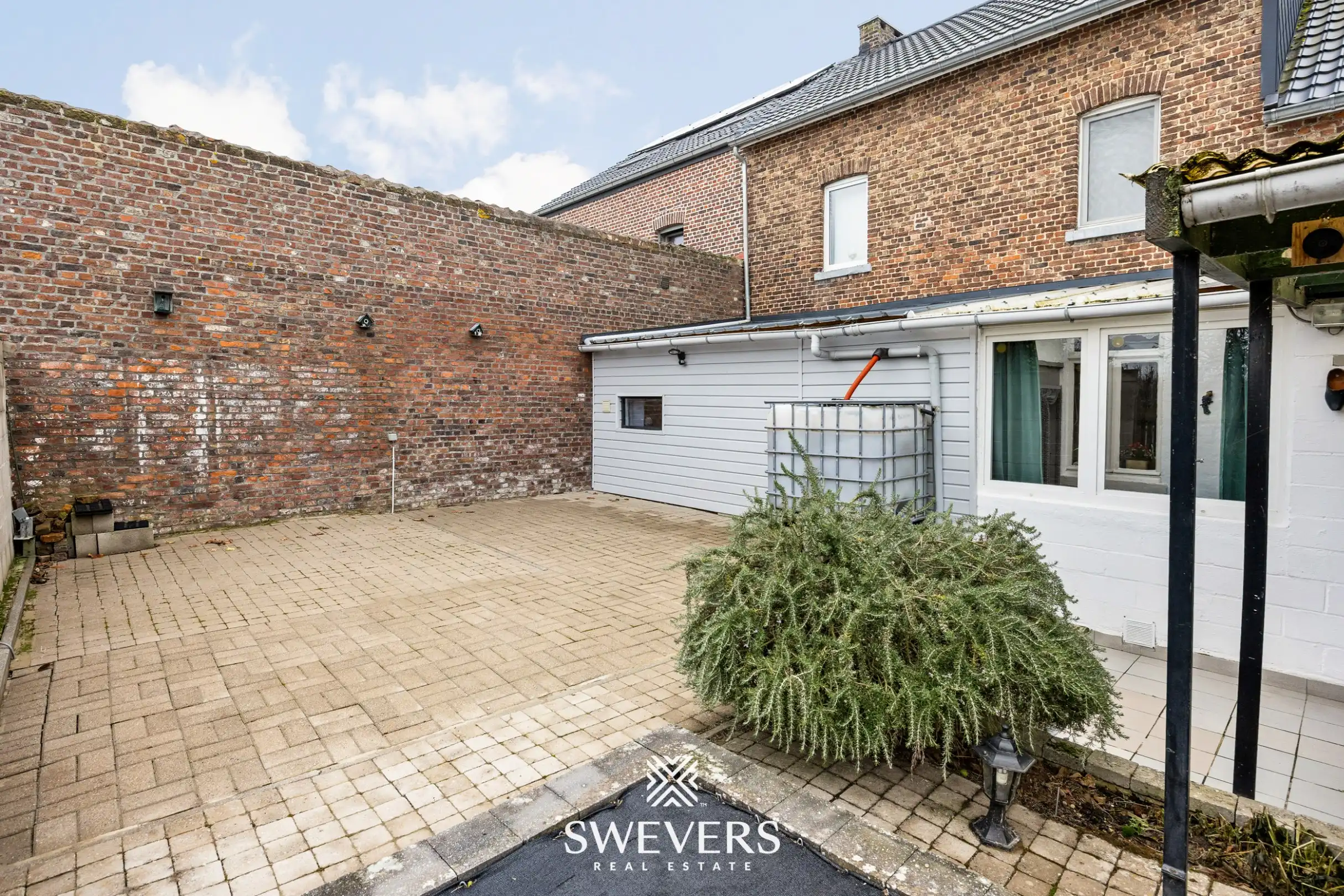 Ruime gezinswoning met 4 slaapkamers, inpandige garage en een ruime tuin foto 32