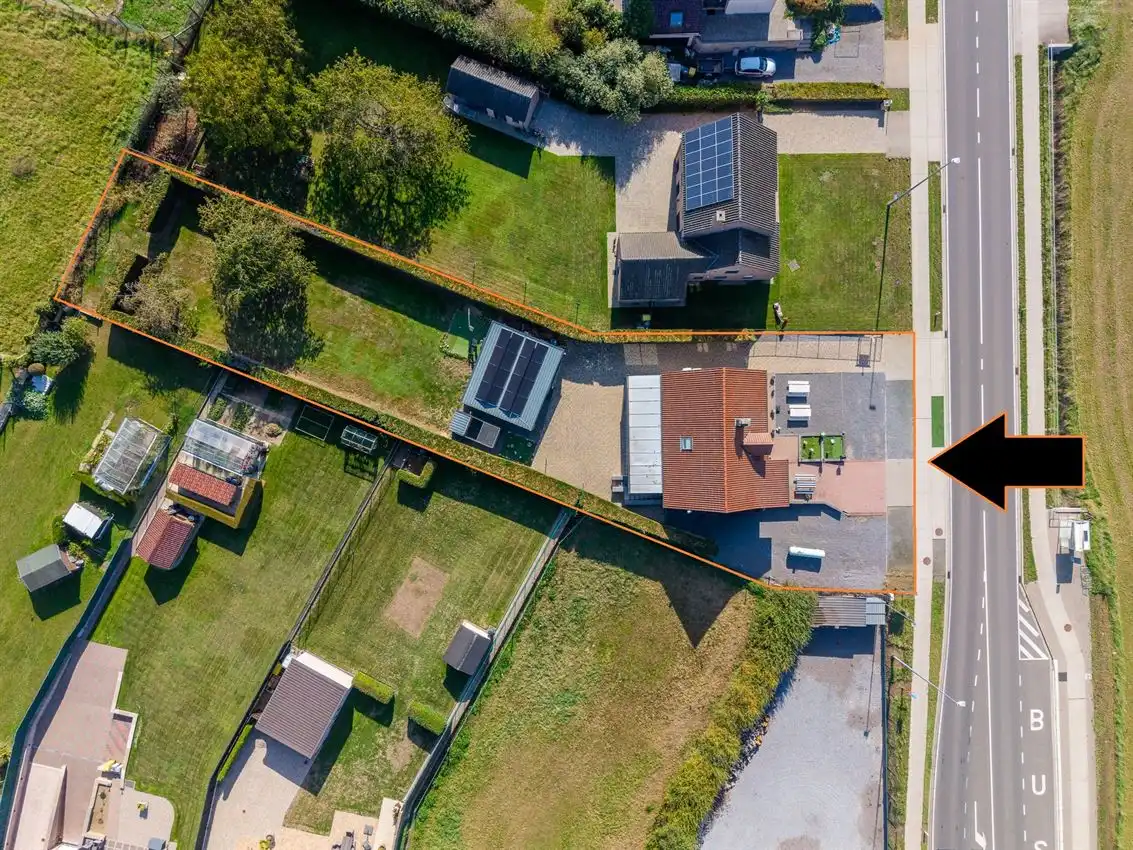 Ruime Woning met gekende frituur, garage en tuin op 14a 62ca foto 3
