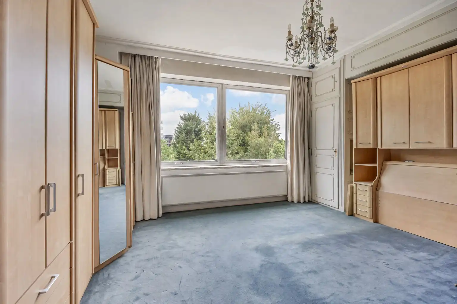 Statige woning met uitzonderlijk veel ruimte, karakter en mogelijkheden pal in het centrum van Sint-Truiden. foto 27