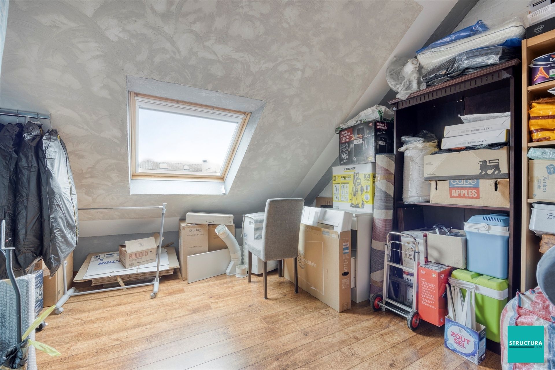 Opbrengsteigendom met 2 appartementen en 7 garageboxen foto 13