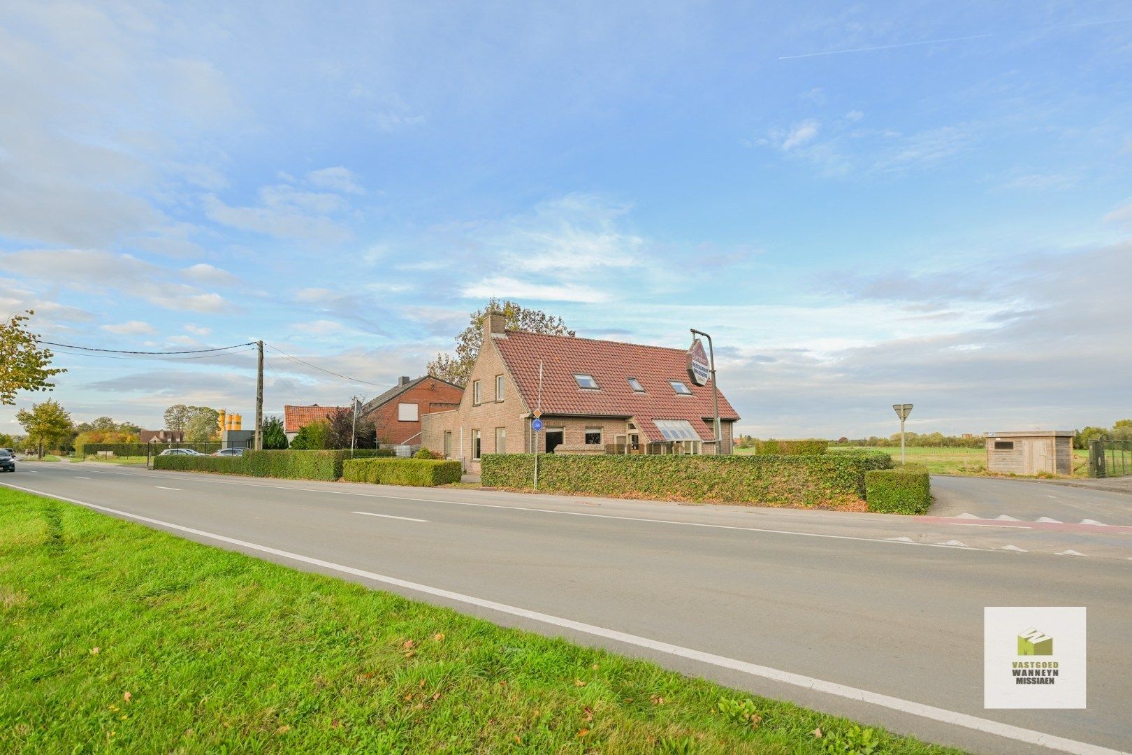 Hoofdfoto van de publicatie: Alleenstaande woning met ruimte voor kantoor of praktijk 