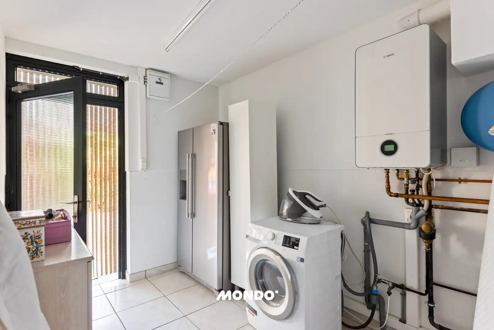 Ruime gezinswoning met 3 slaapkamers en lichtrijke aanbouw in een rustige doodlopende straat! foto 12