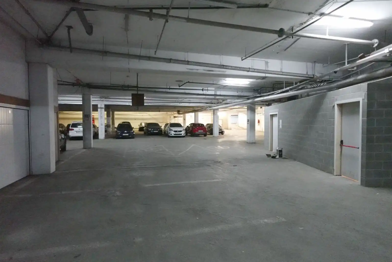5 garages te koop in Anderlecht foto 12
