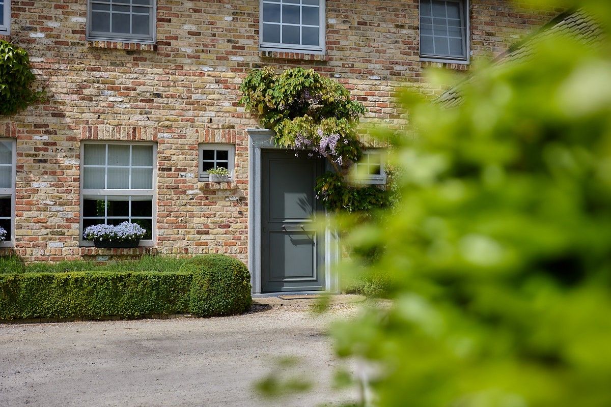 Hedendaags landelijk en rustig wonen in deze opmerkelijke villa met aangelegde tuin. foto 31