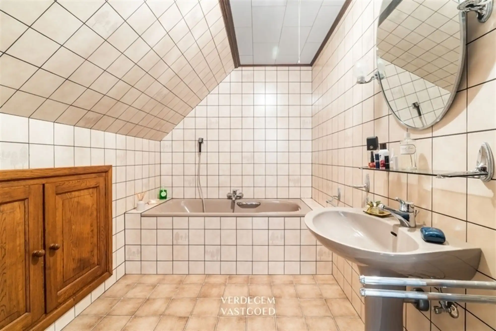 Karaktervolle villawoning op uitzonderlijk perceel van 6.639m² foto 18