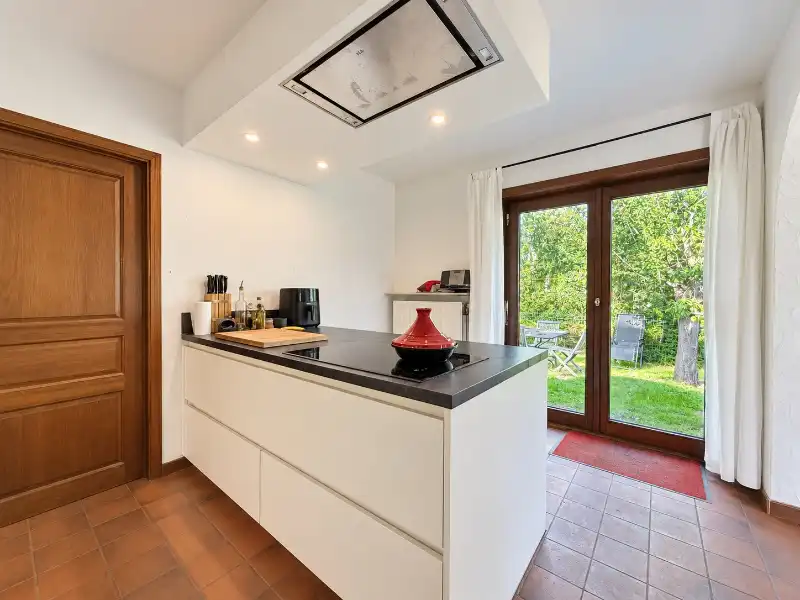 Rustig gelegen open bebouwing met 4 slaapkamers en zonnige tuin foto 10