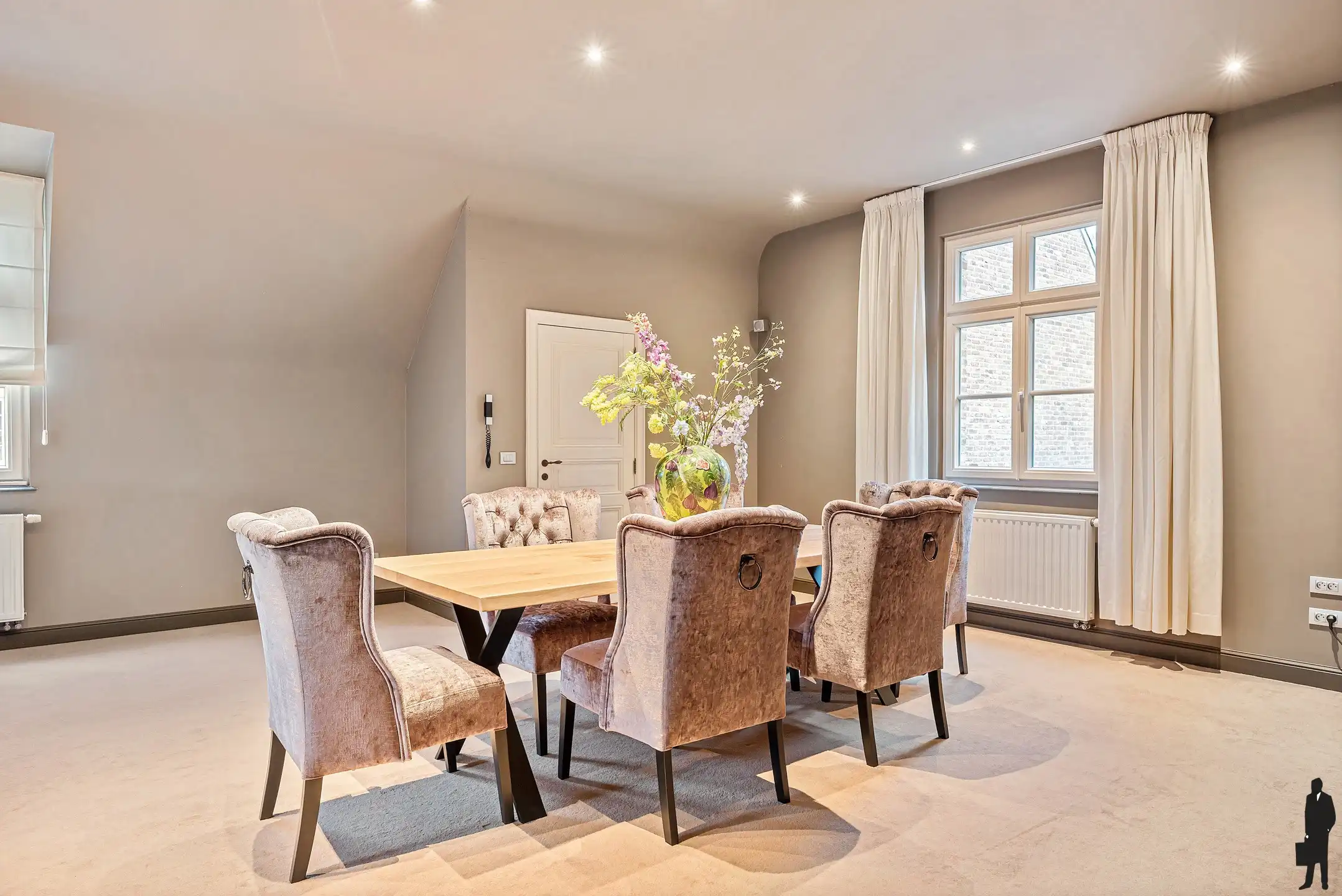 Villa van 600 m² met o.a. 4 slpk. en 3 badk.  foto 18