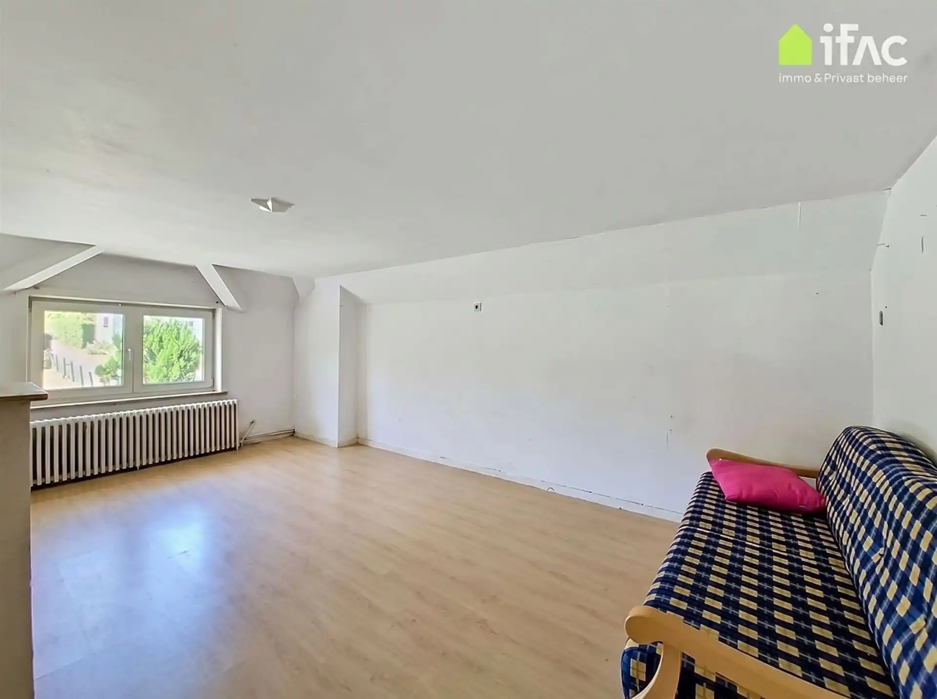 Prachtige te renoveren villa met ZW-gerichte tuin  foto 17
