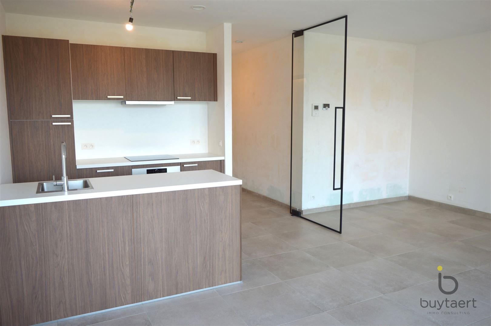 Nieuwbouw appartement met twee slaapkamers te Zoersel. foto 7