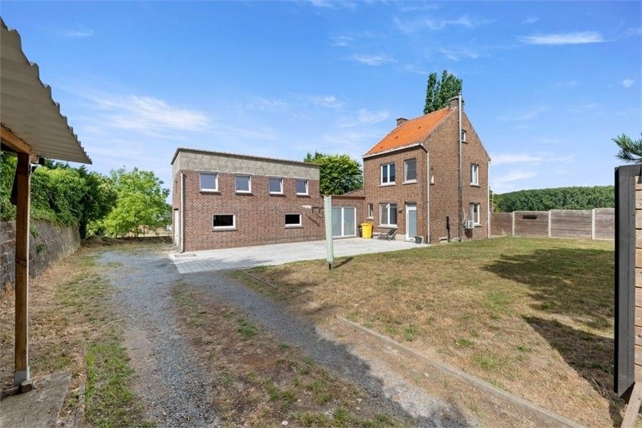 RENOVATIEPROJECT MET POTENTIEEL EN REEDS VERNIEUWDE VERDIEPING IN HARTJE KORTENAKEN foto 45