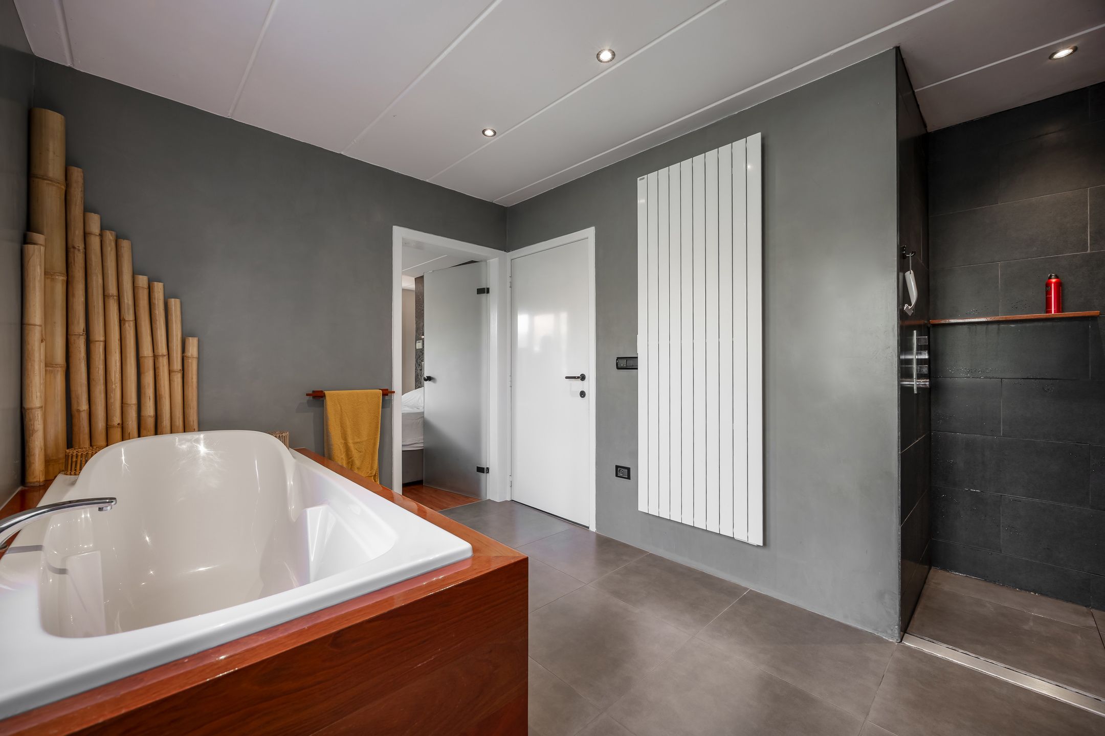 Halfopen bebouwing met tuin en multifunctioneel bijgebouw foto 22