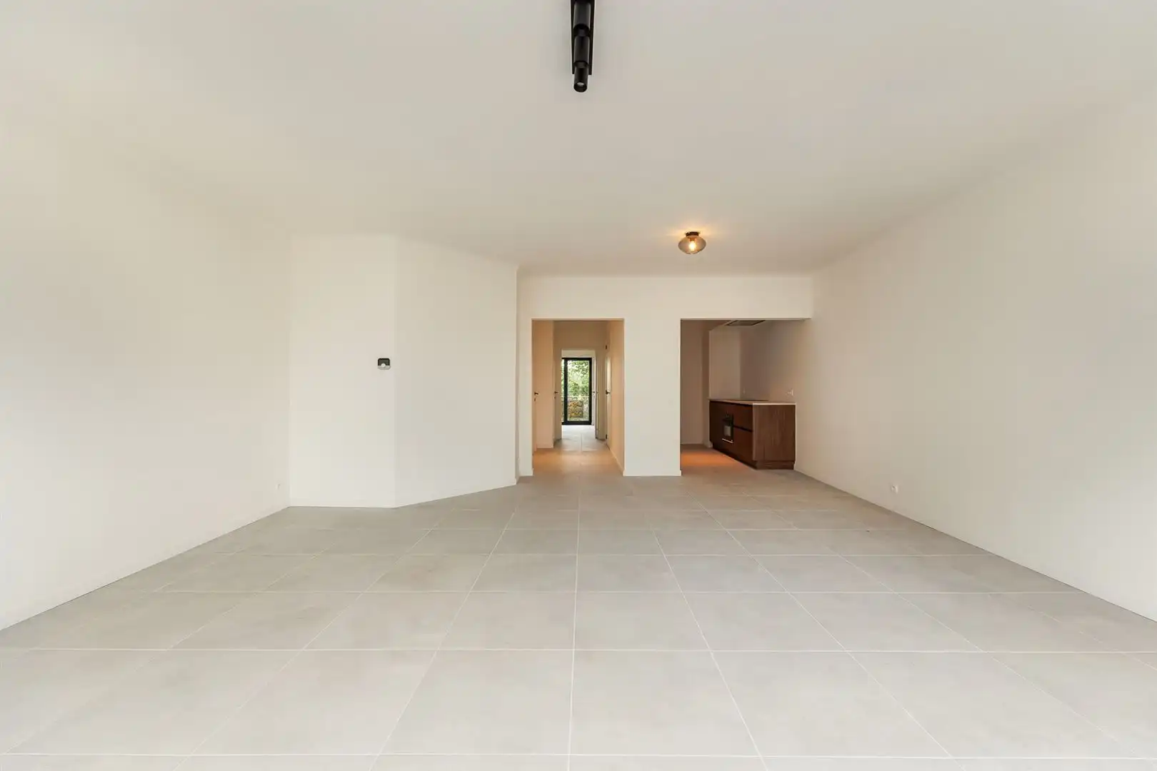 Gerenoveerd appartement met terras foto 2