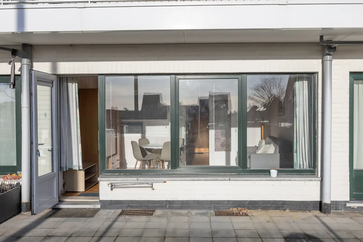 Instapklare studio met zuidgericht terras op topligging vlakbij de Zeedijk! foto 4