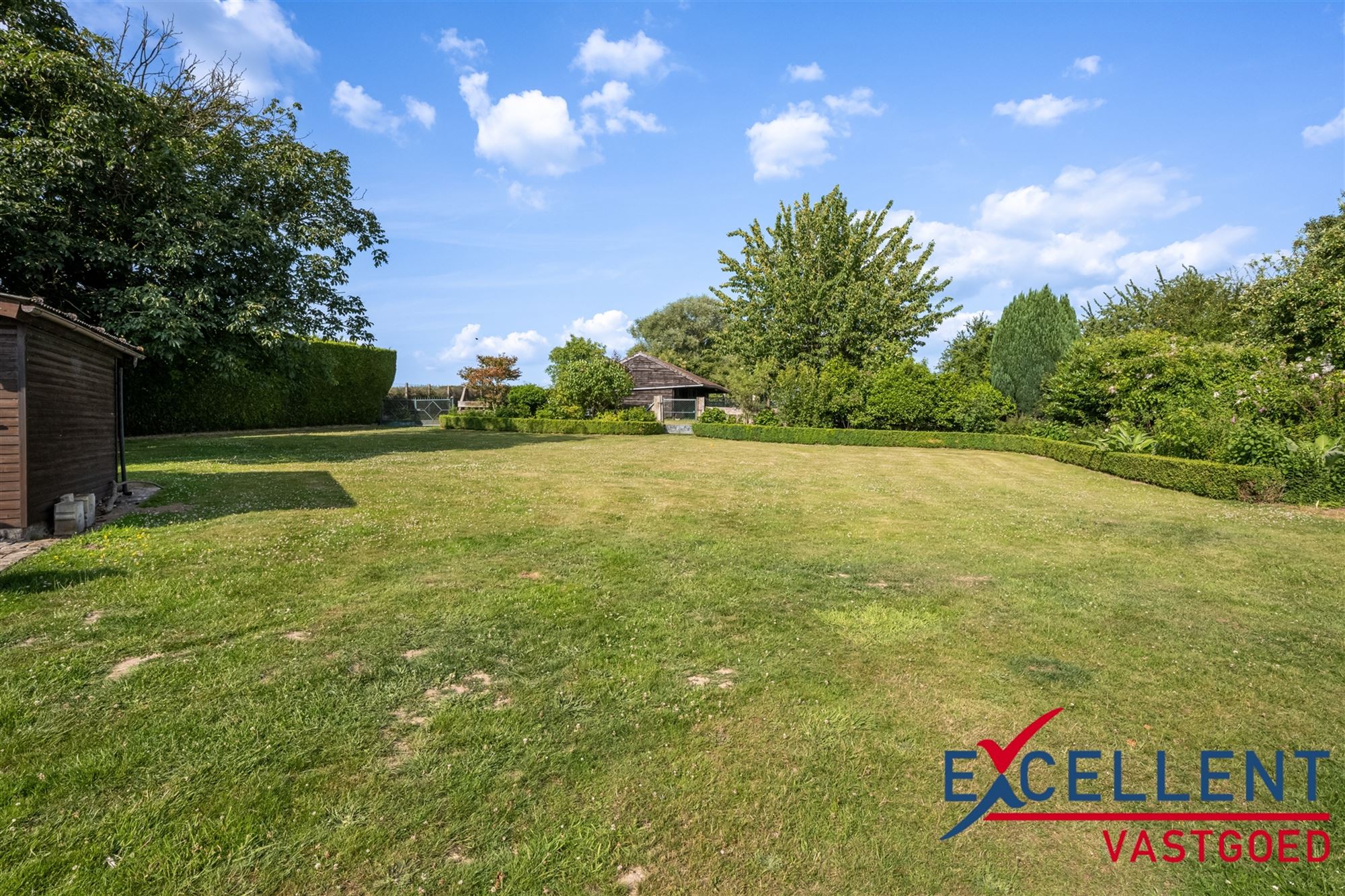 Karaktervolle villa met weides en stallen te koop foto 9