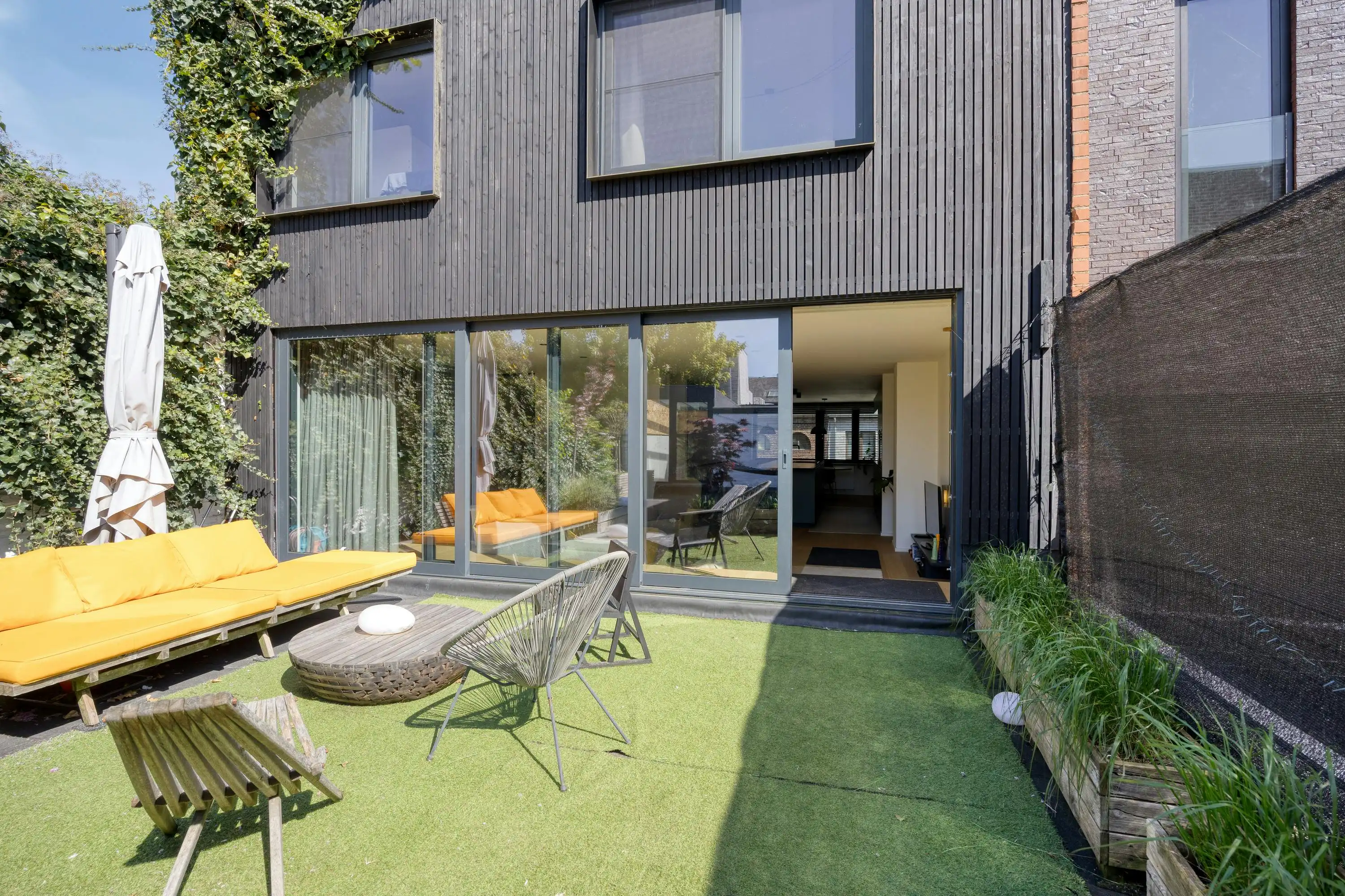 Unieke stadswoning met terras, atelier en garage te koop foto 13
