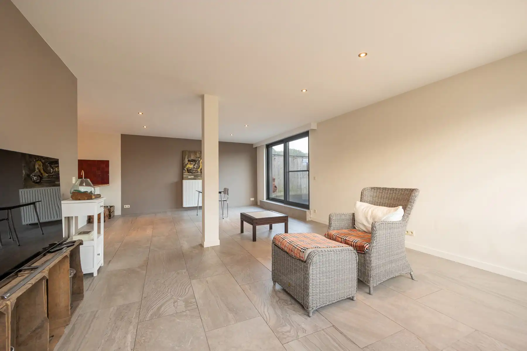 Veelzijdige handelszaak met woonst en topzichtbaarheid foto 19