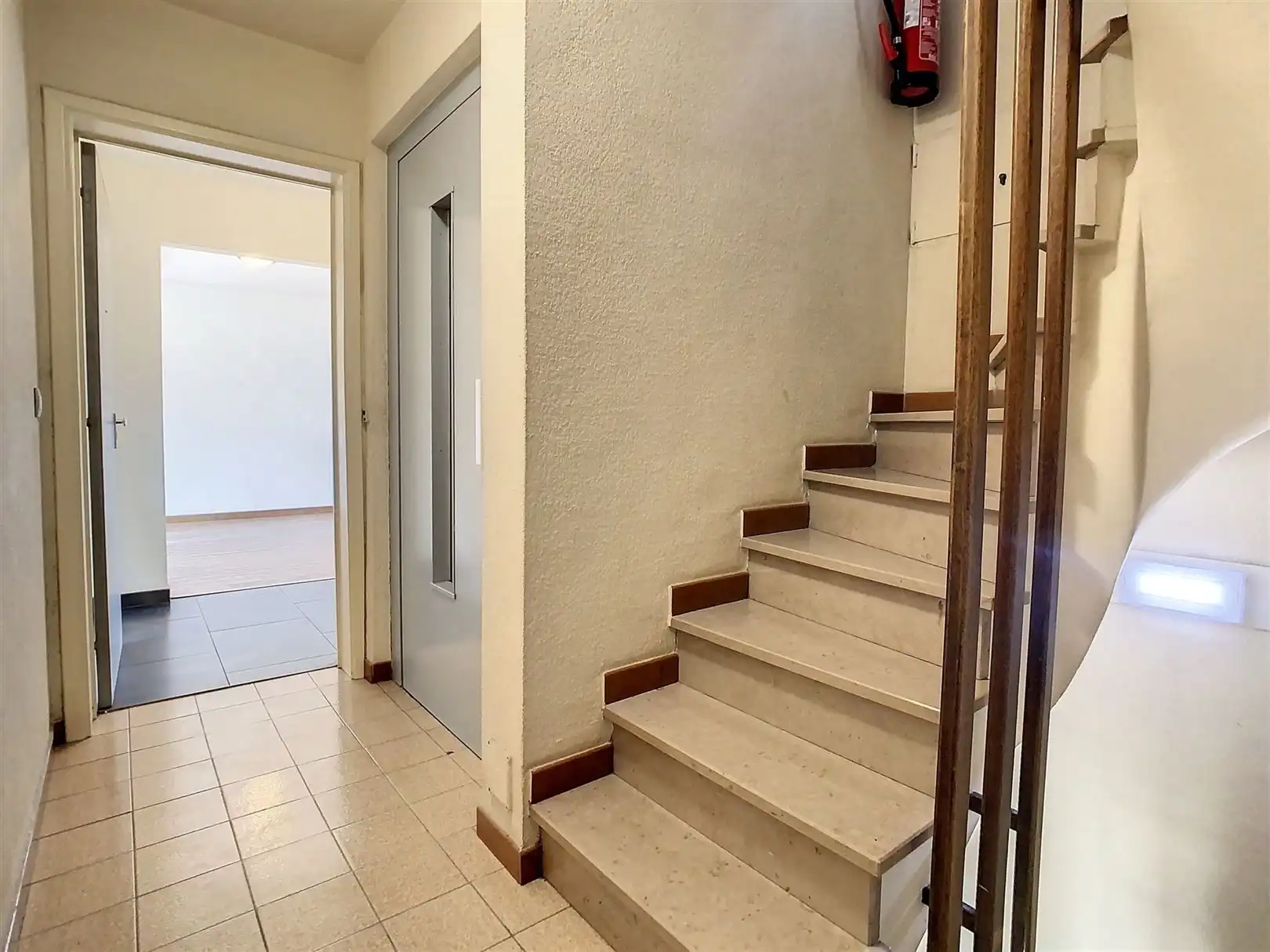 Instapklaar App met 2 slpks, autobox en kelder foto 24