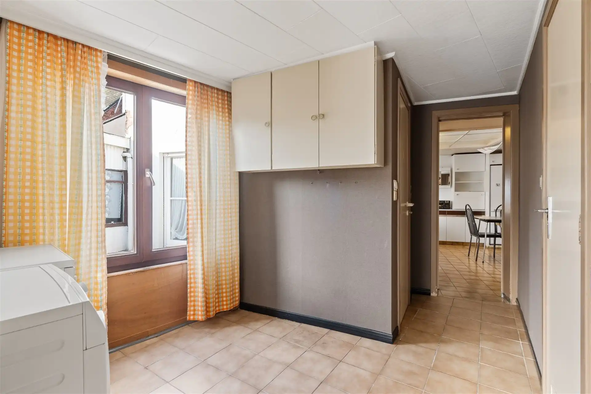 op te knappen woning met leuke tuin en inpandige garage. foto 9