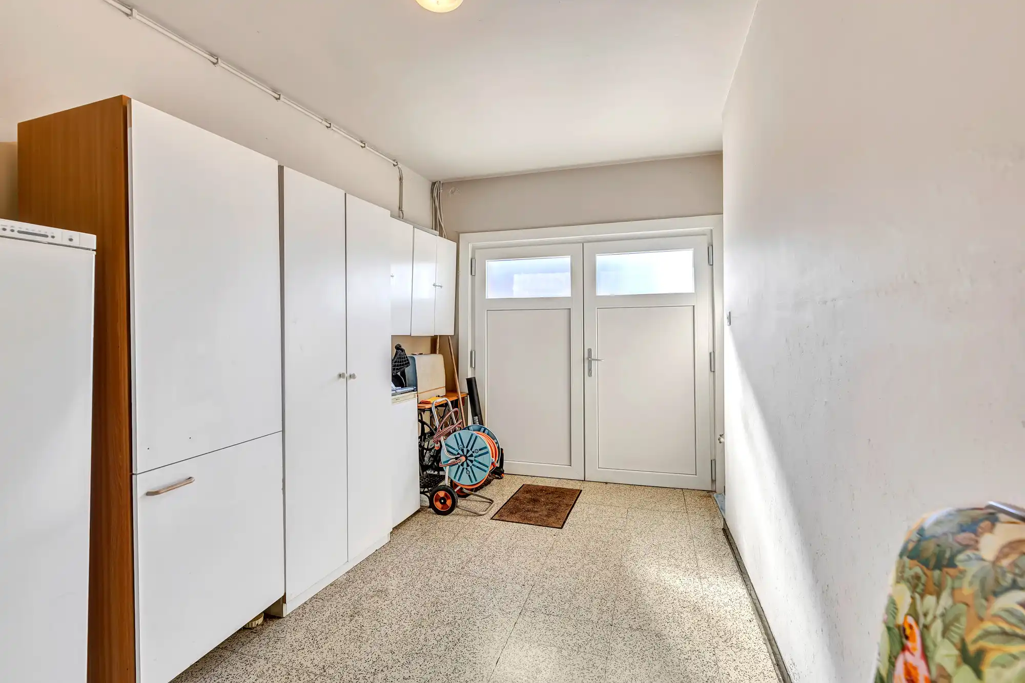 Rustig gelegen, goed onderhouden woning met twee garage's foto 29