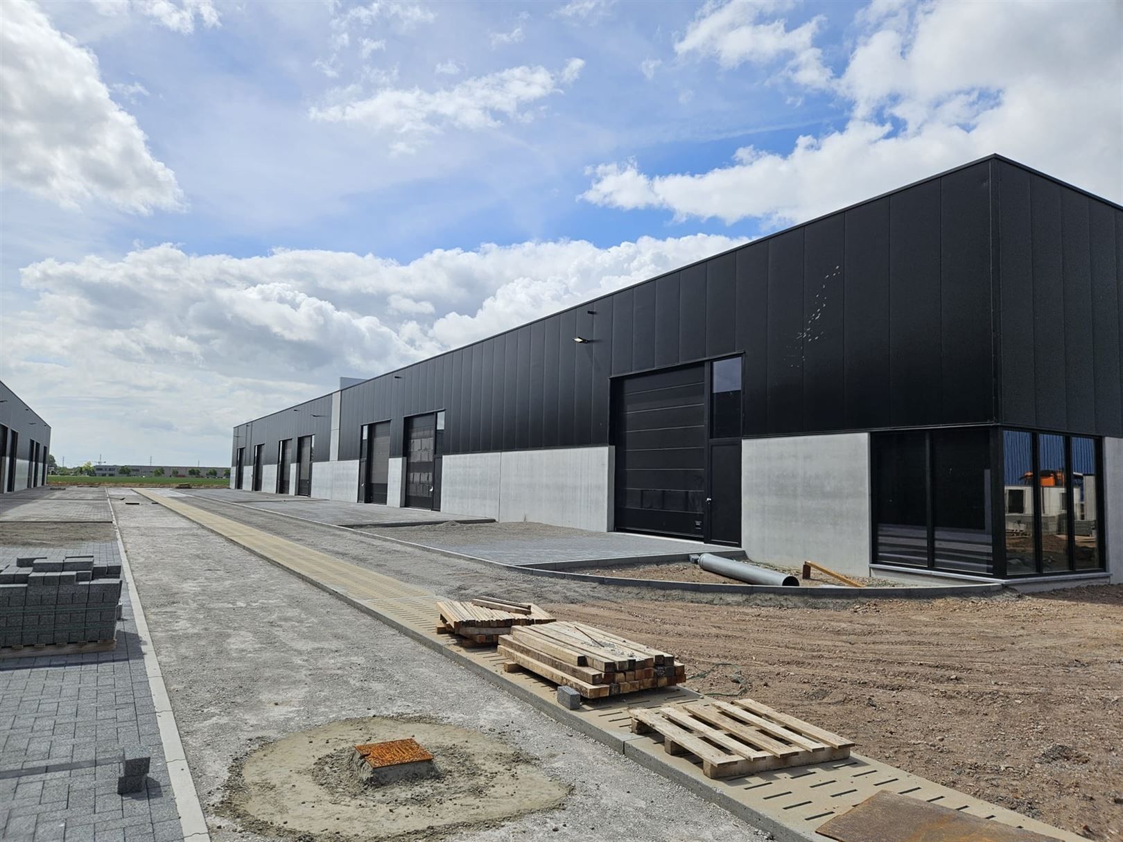 Nieuw KMO-park nabij Waregem foto {{pictureIndex}}