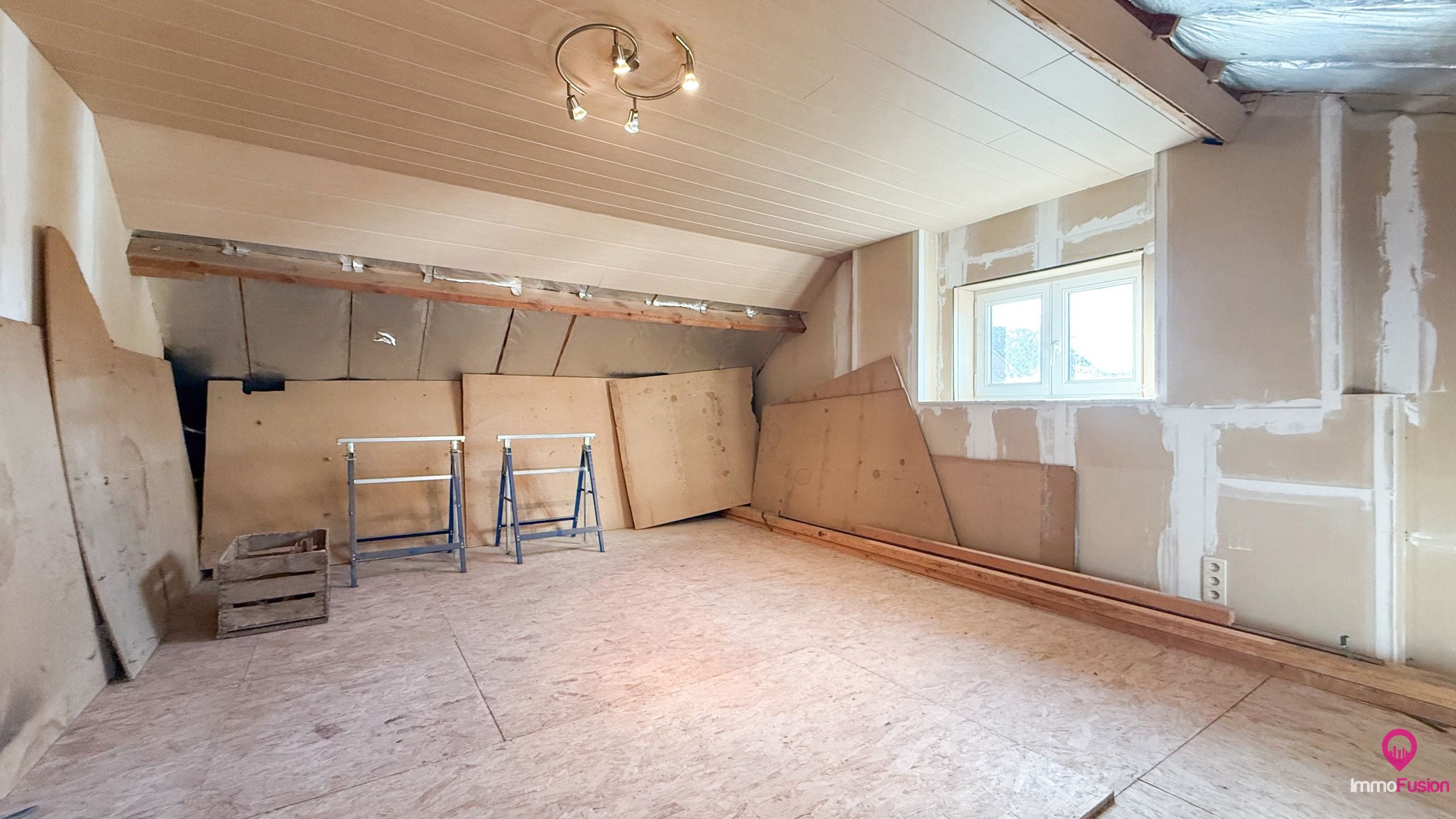 Deels gerenoveerde woning met groot perceel van ca 13are! foto 19