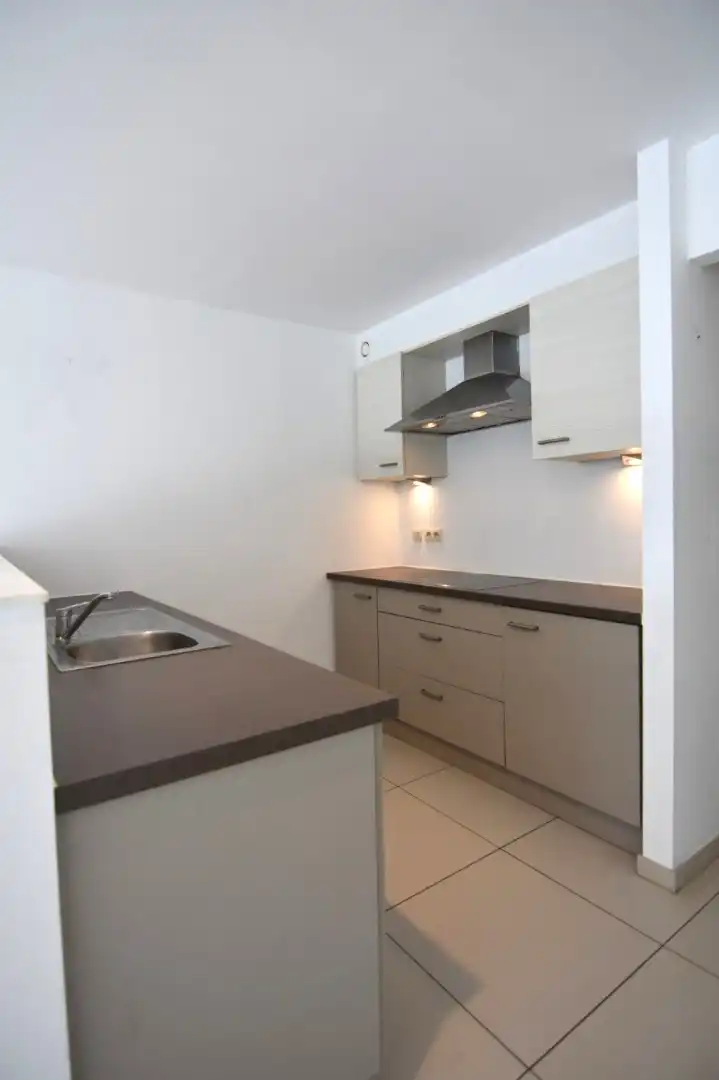 Lichtrijk 1-slpk appartement in centrum Roeselare foto 9
