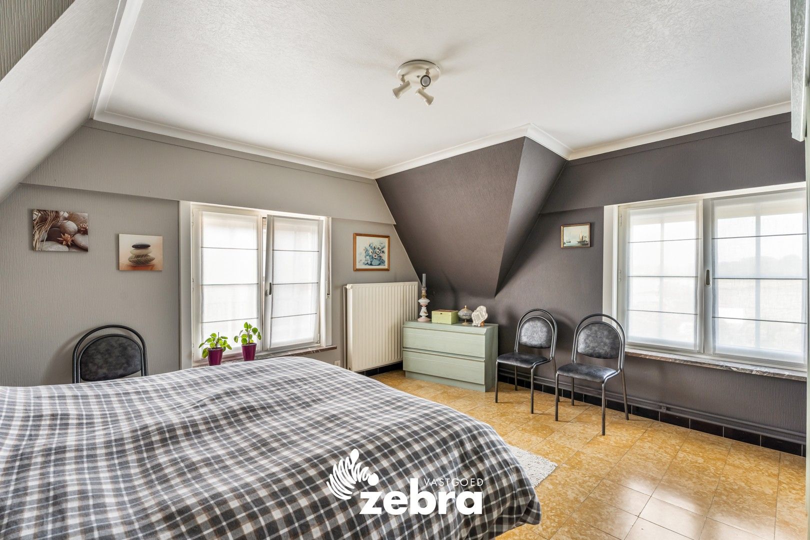 Instapklare HOB met garage te Izegem! foto 11
