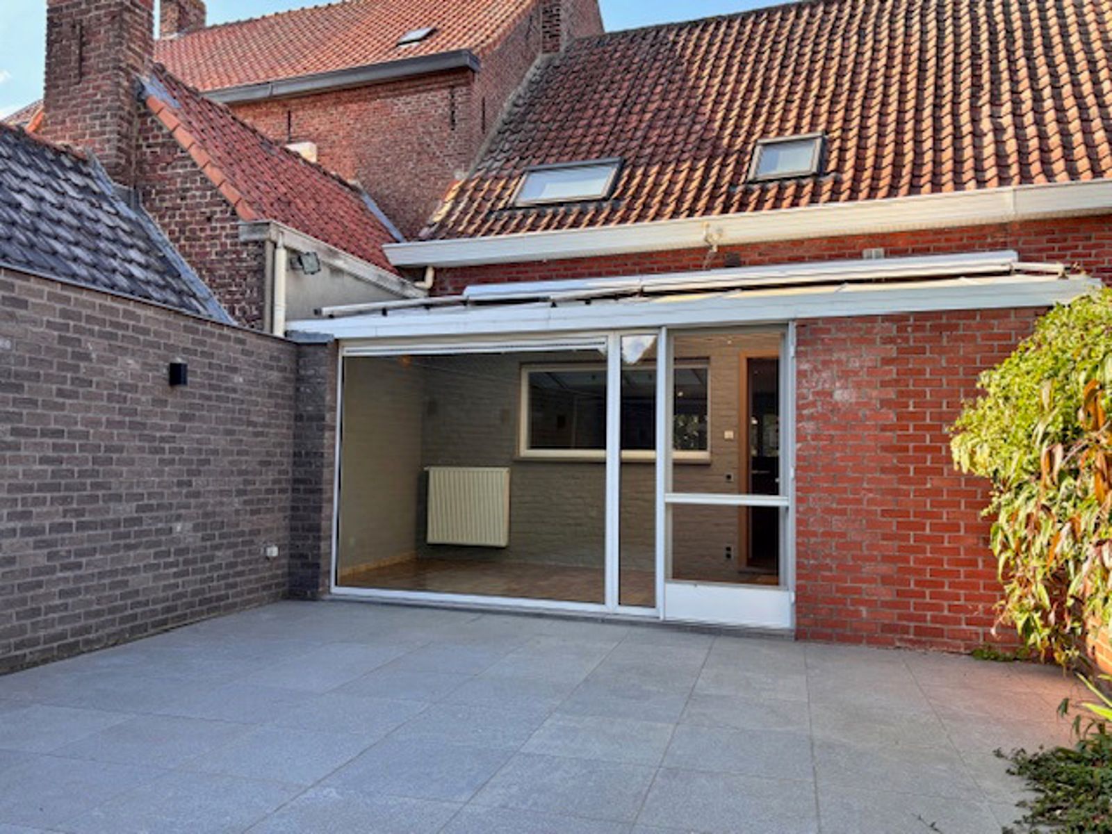 Gezellige, instapklare woning met garage en tuin foto 3