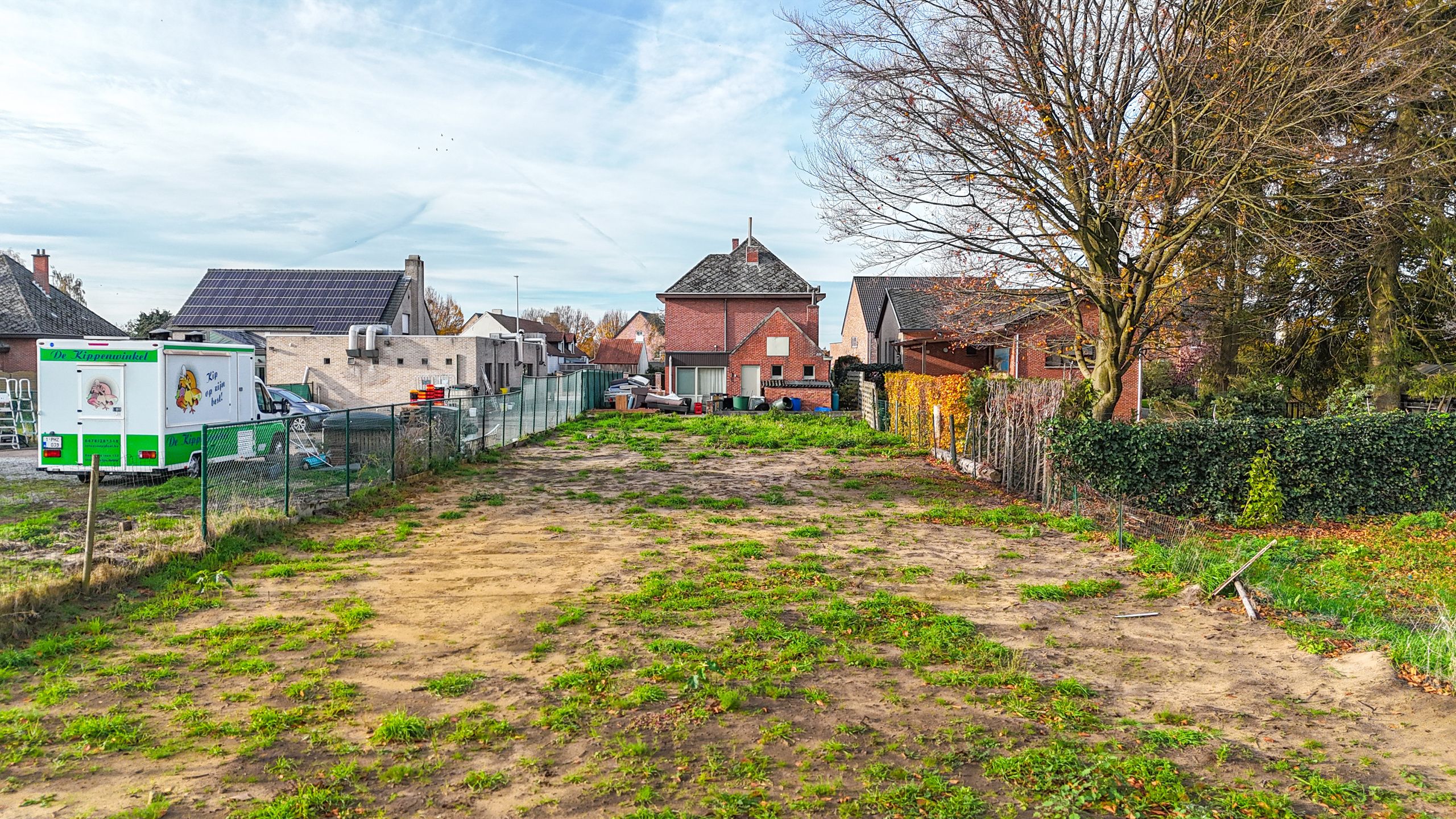 Te vernieuwen woning met 11a 87ca grond in Heusden-Zolder! foto 9