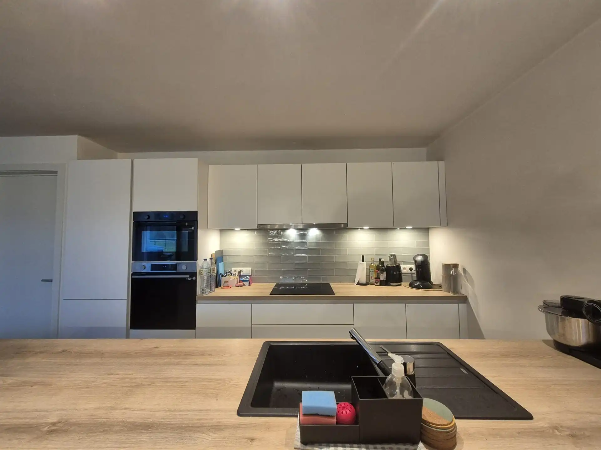 Energiezuinig gelijkvloers appartement met 2 slaapkamers en tuin. foto 11