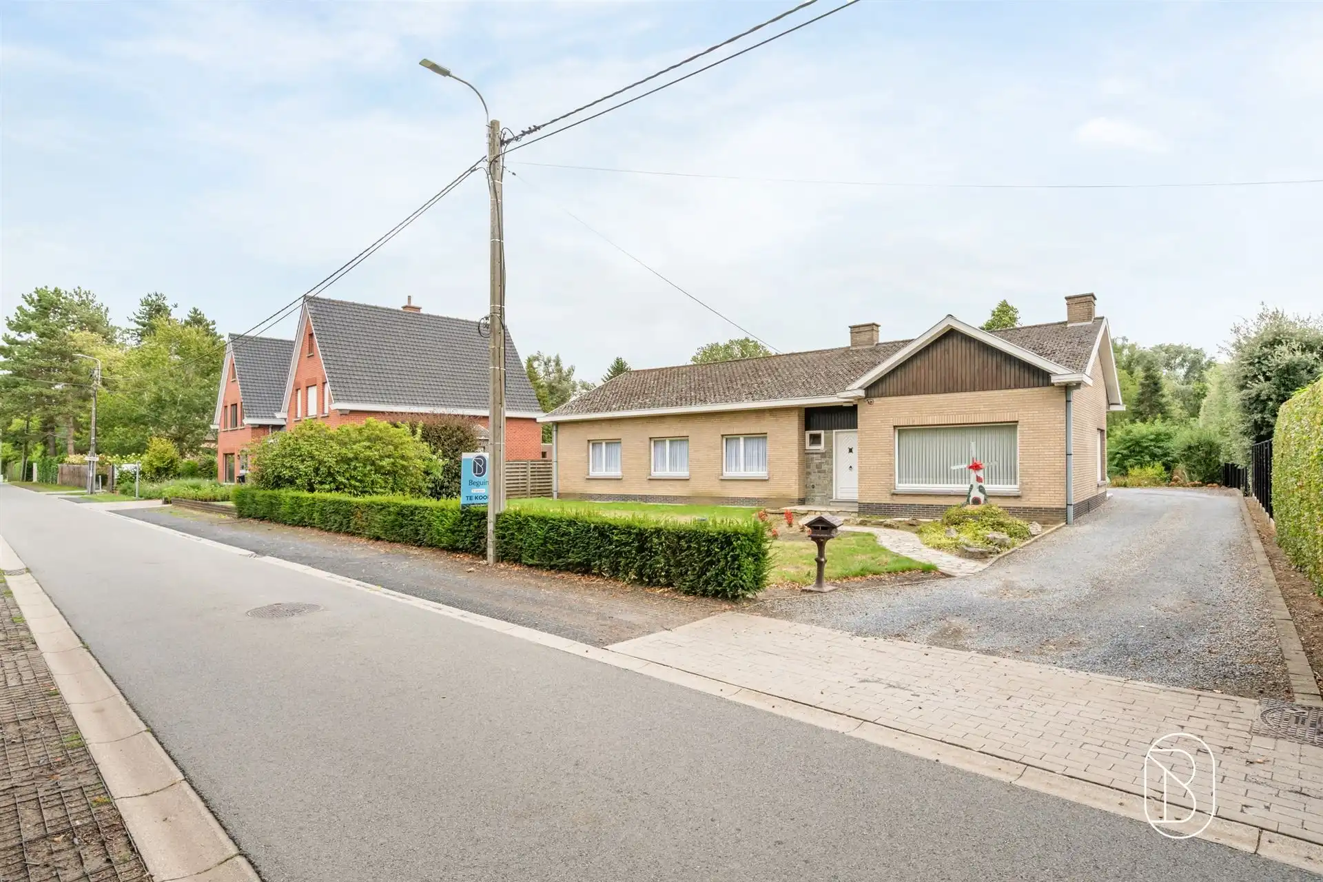 Bungalow te koop op rustige locatie te Wortegem foto 2