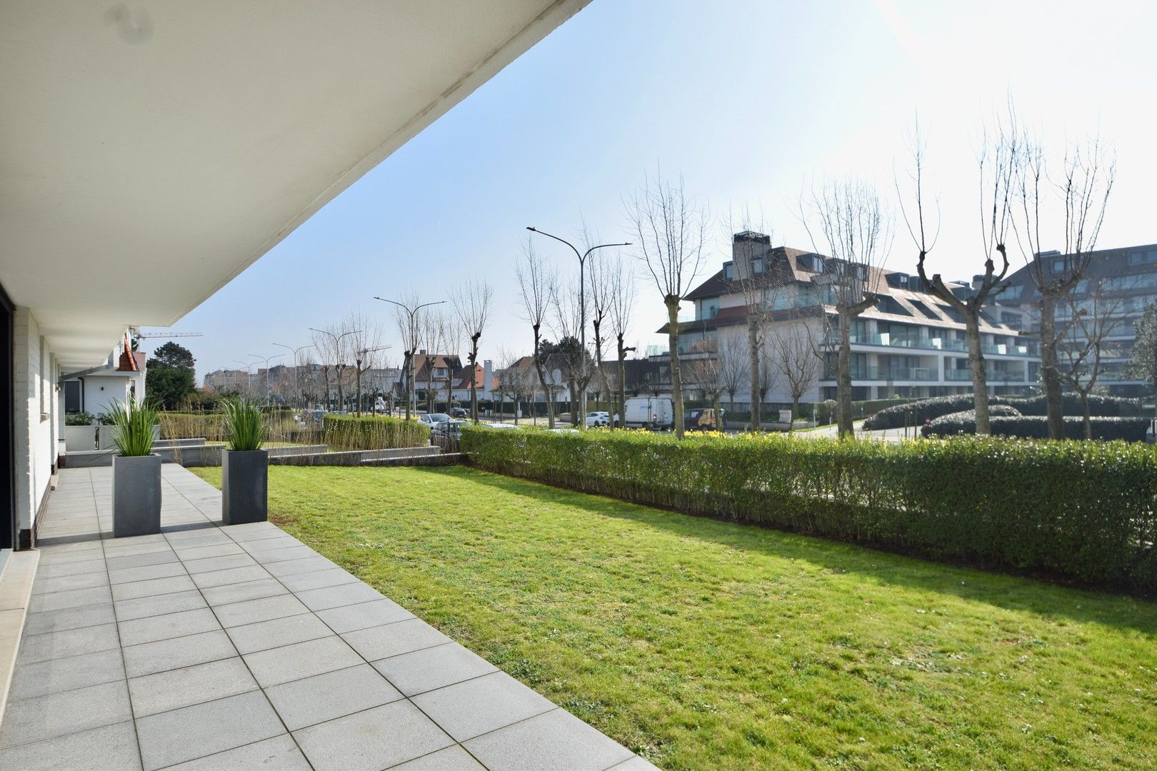 Prachtig hoekappartement met een zuid-west georiënteerd terras en tuin gelegen vlakbij de zee en het casino te Knokke. foto 20