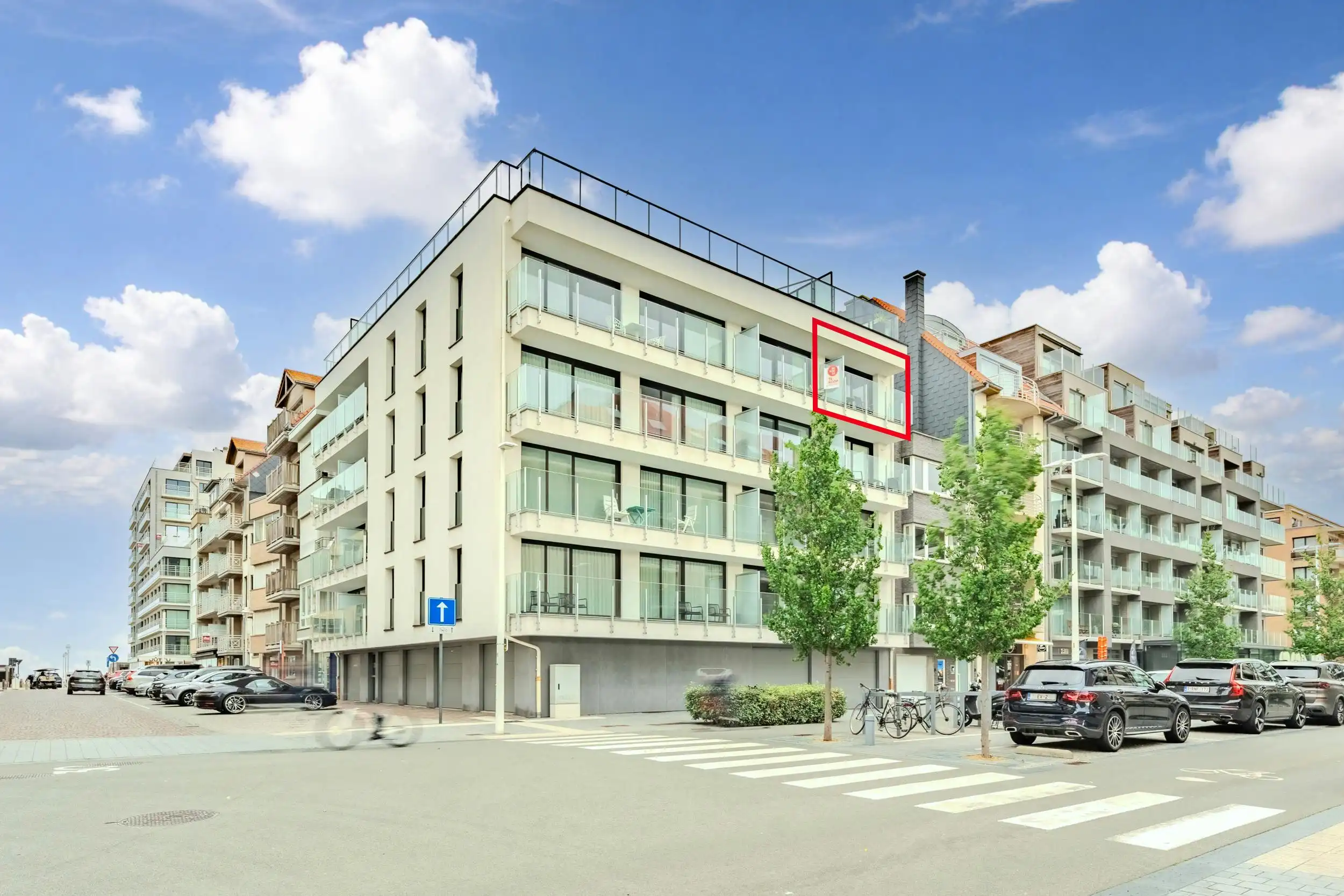 Exclusief gerenoveerde studio met zuidgericht terras foto 4