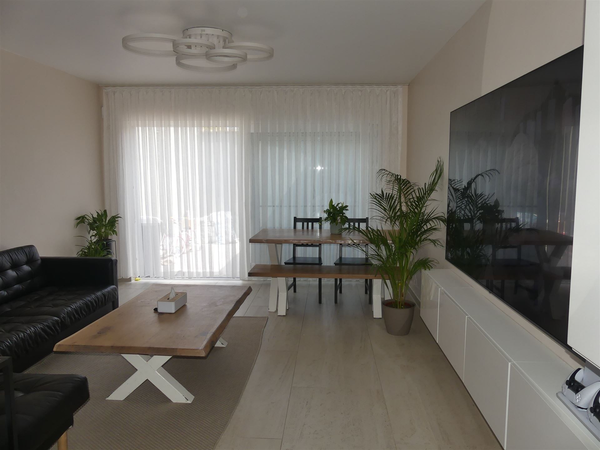 Moderne en ruime woning in hartje Hoboken! foto 2