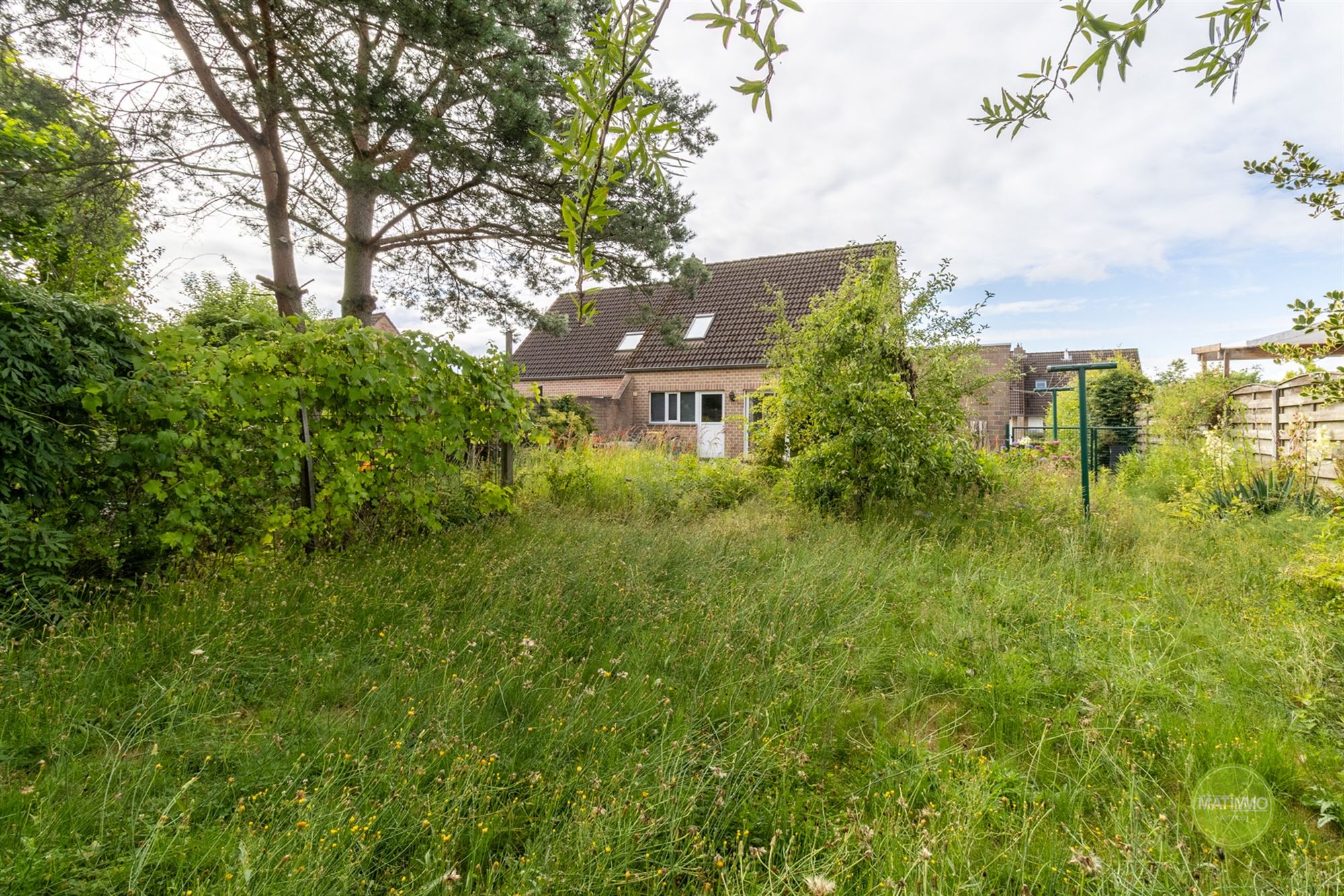 Instapklare gezinswoning met tuin en garage in Balen foto 2