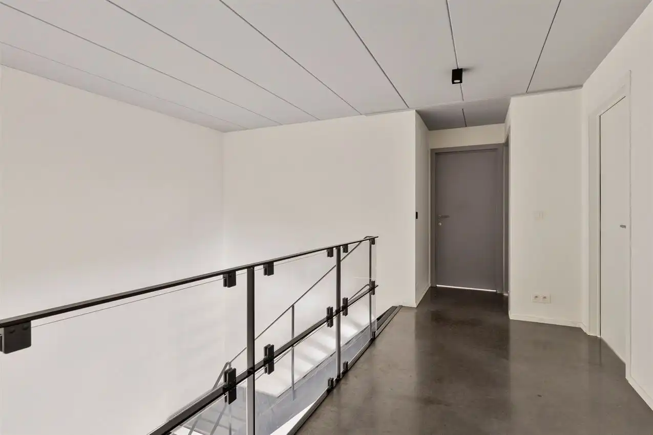E28 | 2016/ Zonnepanelen | 3 slaapkamers | Grote tuin | Aparte garage | Nabij E314 en groen foto 52