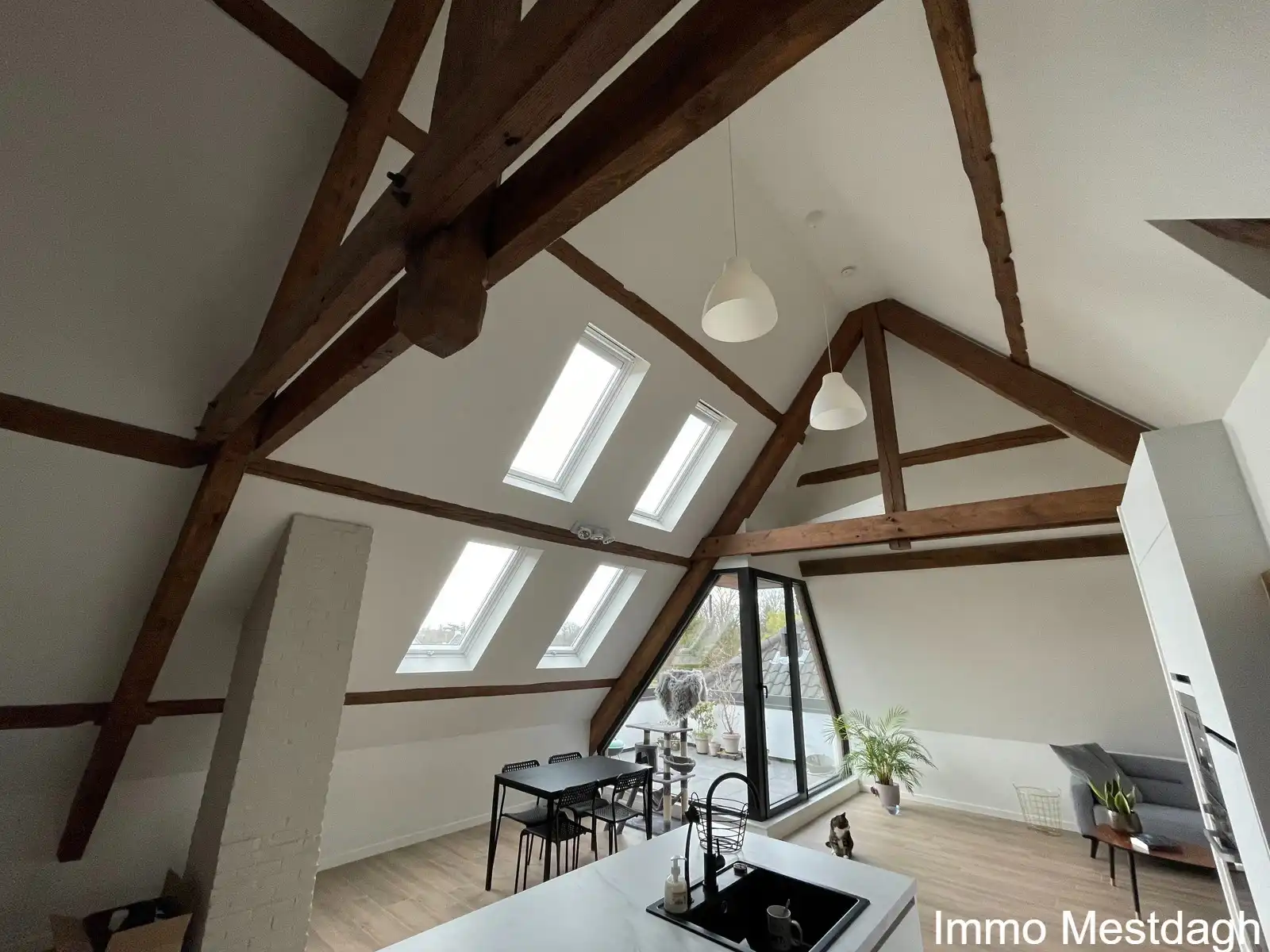 Loft 'De 3 Torens' – Historisch Wonen met Modern Comfort foto 7