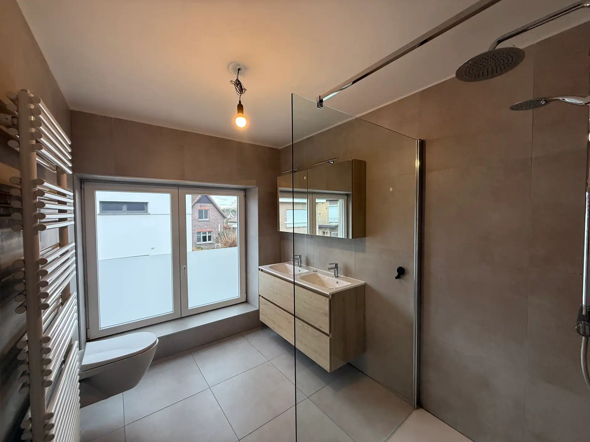 ERPE - MERE - Gerenoveerde rijwoning met tuin. foto 6