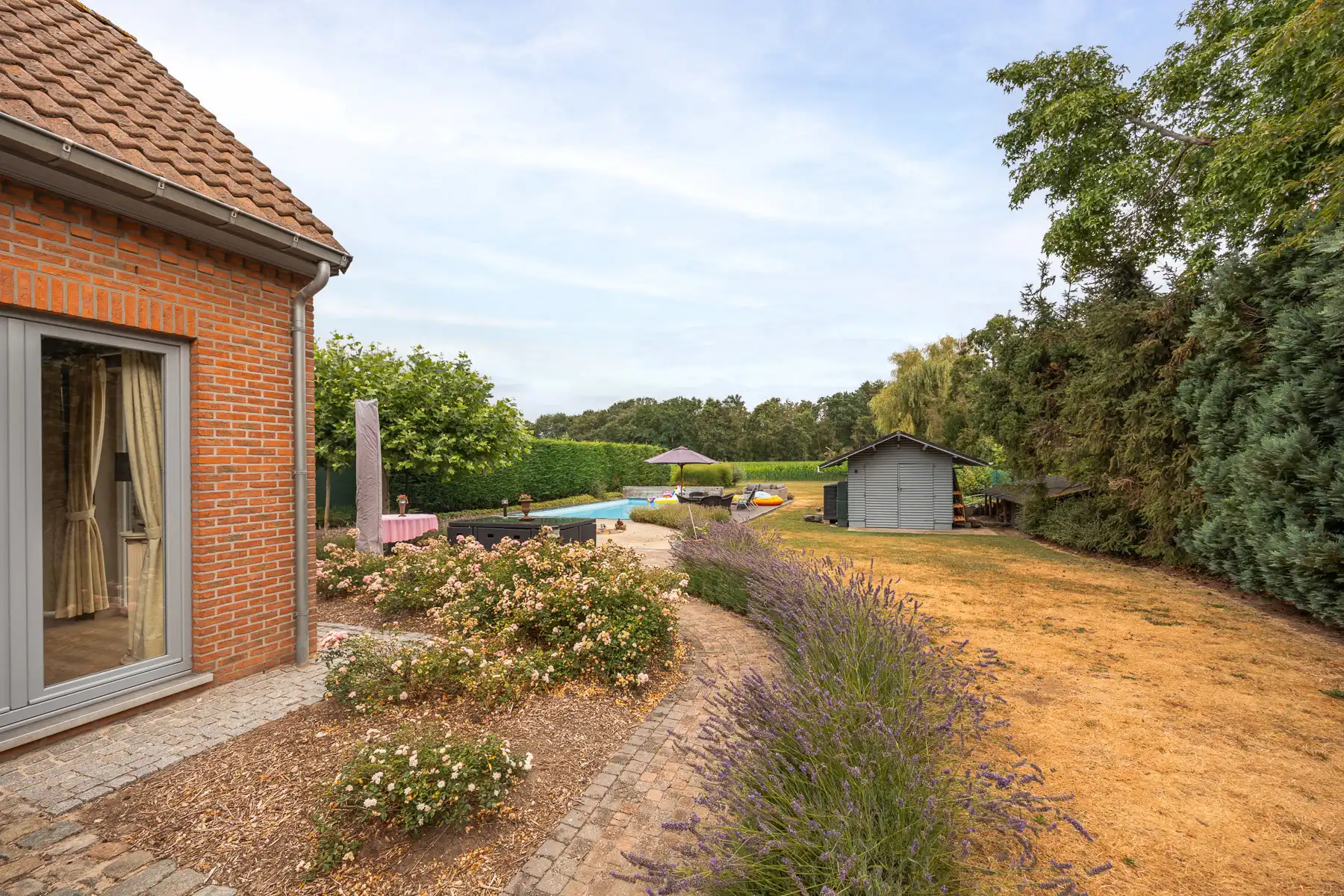Landelijke woning op riant perceel met zwembad foto 22