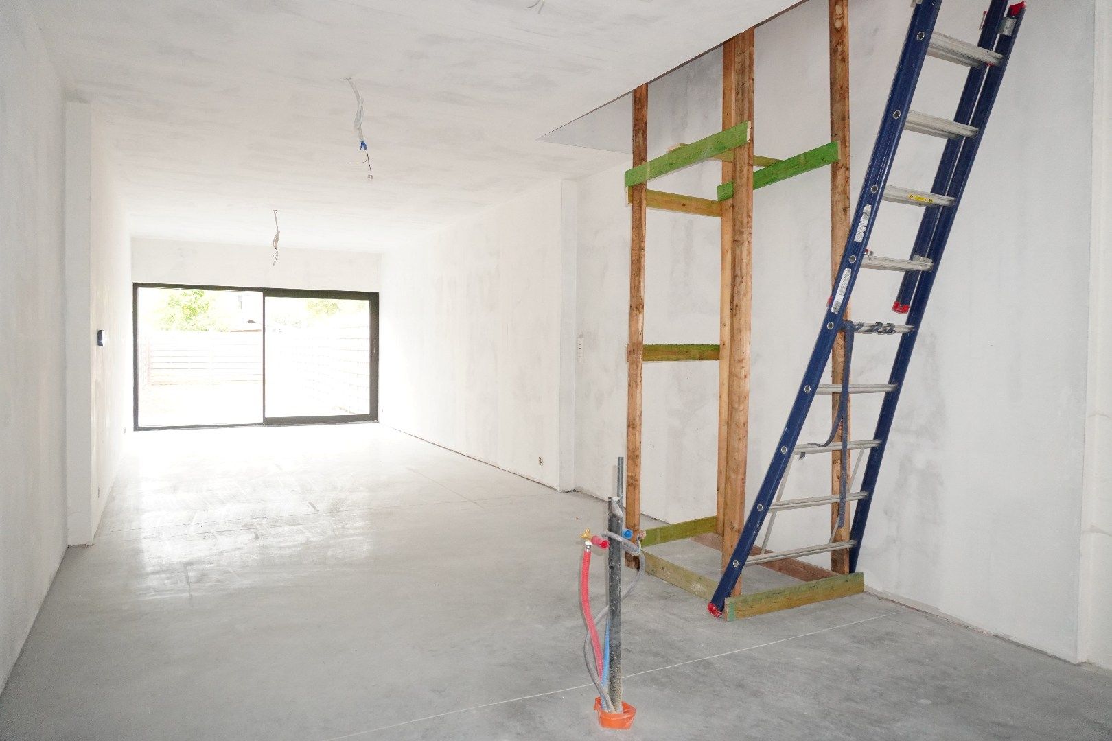 Gerenoveerde rijwoning in Lokeren, centrum. foto 6