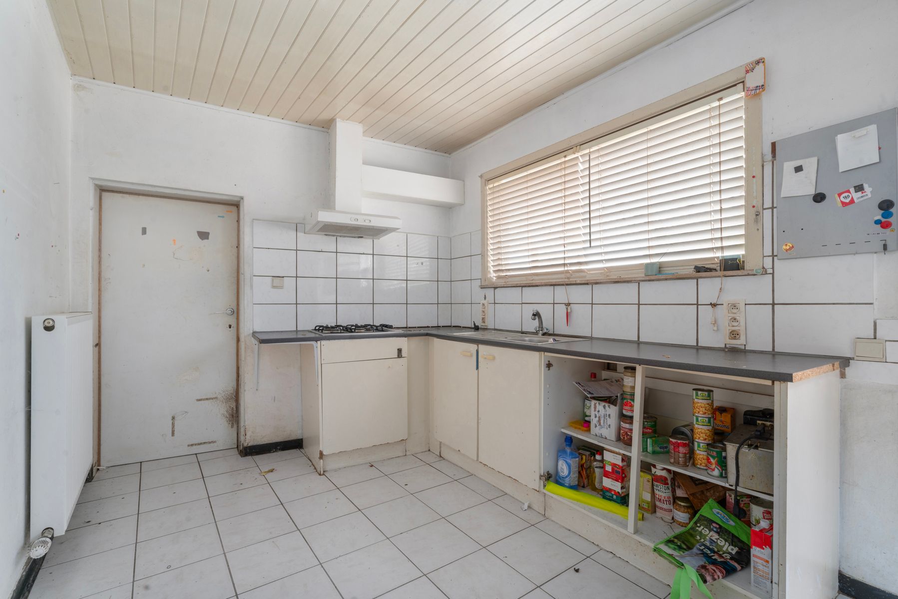 Te renoveren woning met 2 slaapkamers  foto 6