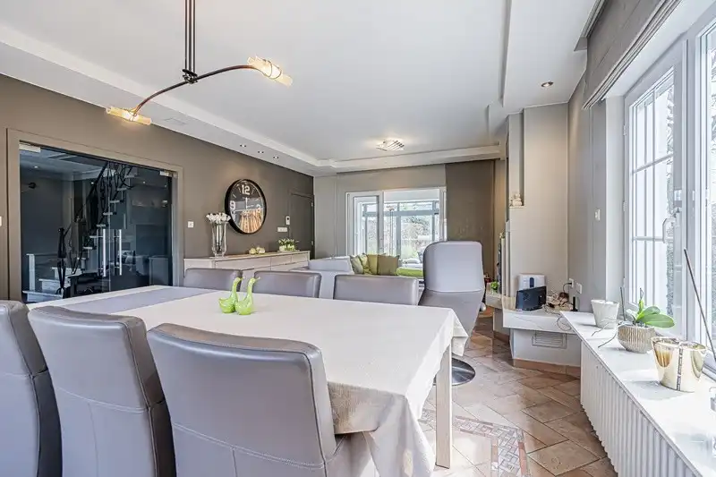 Karaktervolle, statige villawoning met 3 à 4 slpks en royale tuin foto 4