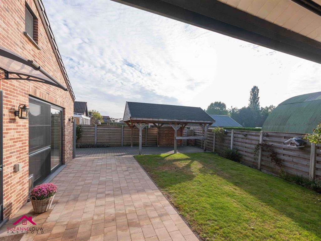 Vrijstaande woning, volledig gerenoveerd foto 10