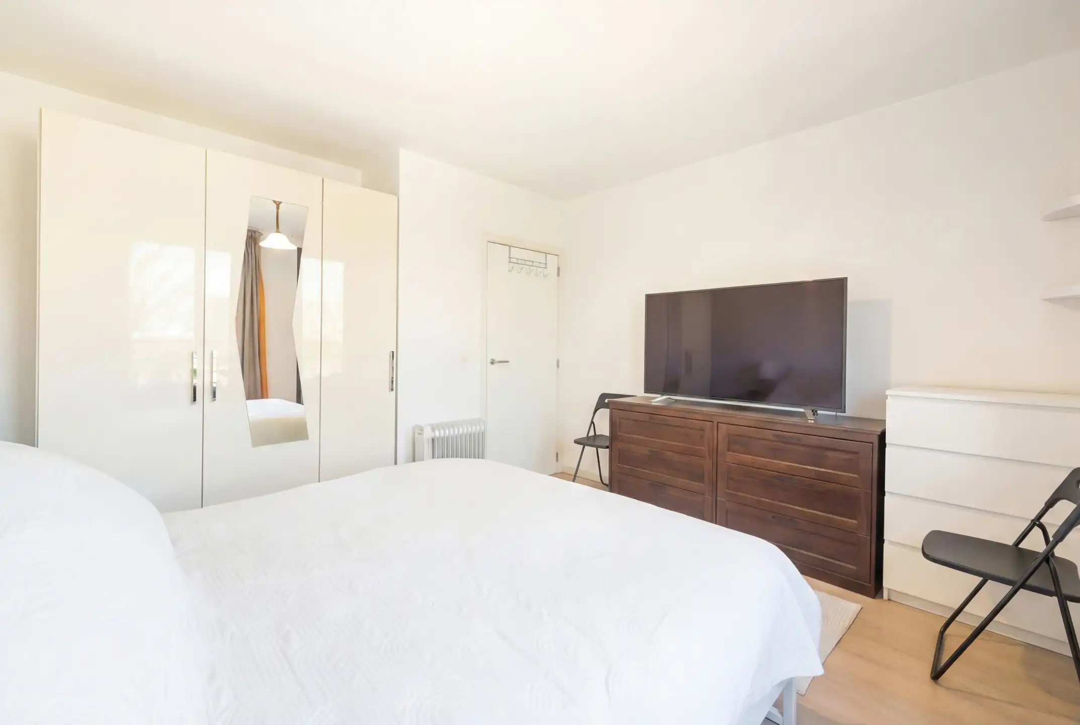 Op een steenworp van de NAVO foto 12